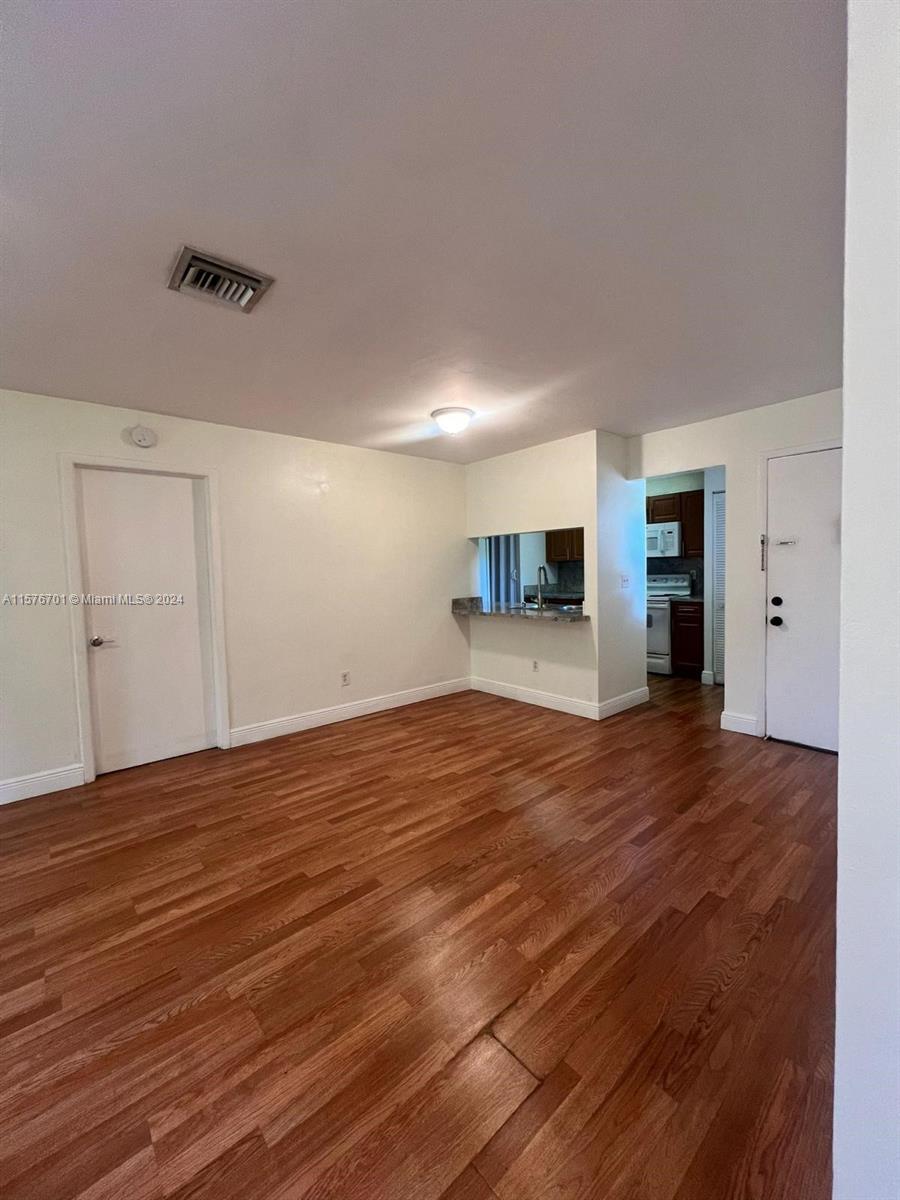 9800 Hammocks Blvd # 12 Unit: 203-12