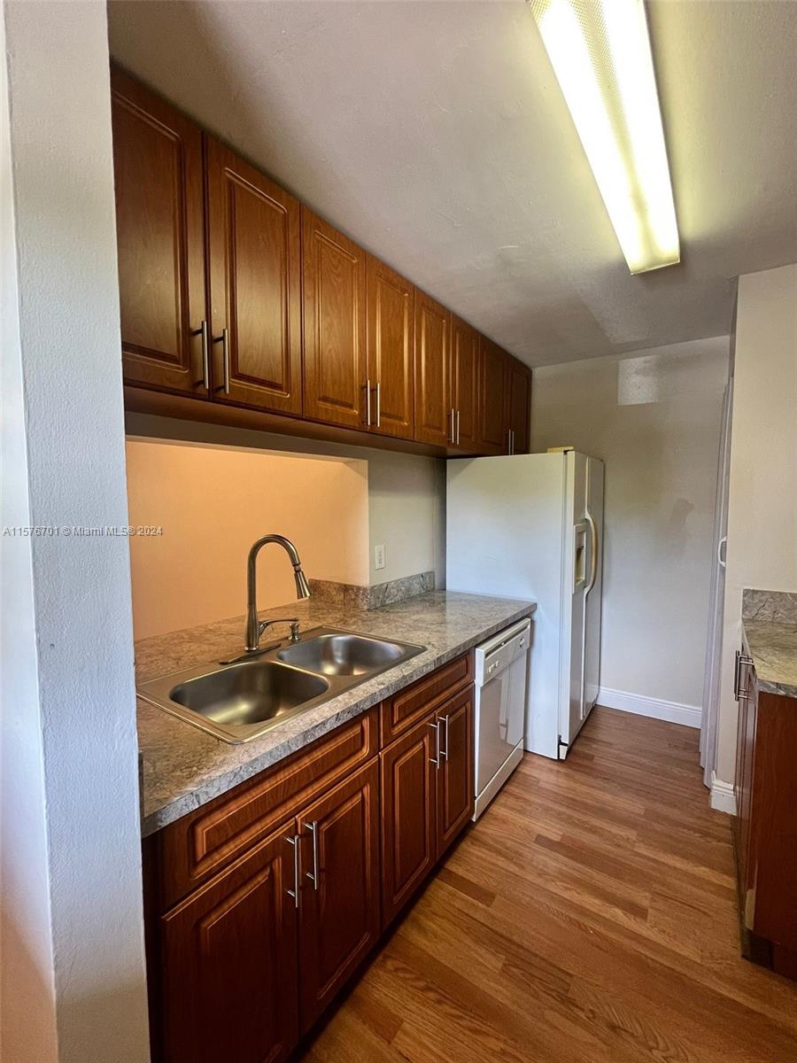 9800 Hammocks Blvd # 12 Unit: 203-12
