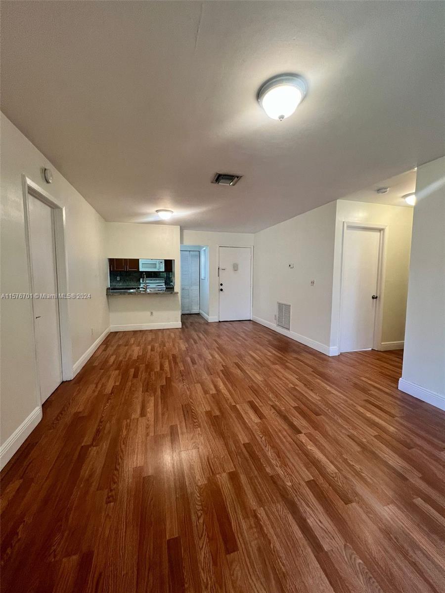 9800 Hammocks Blvd # 12 Unit: 203-12