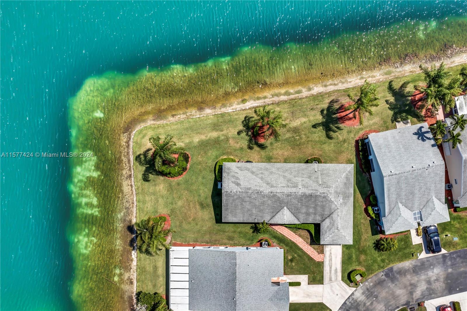 595 SE 19th Dr