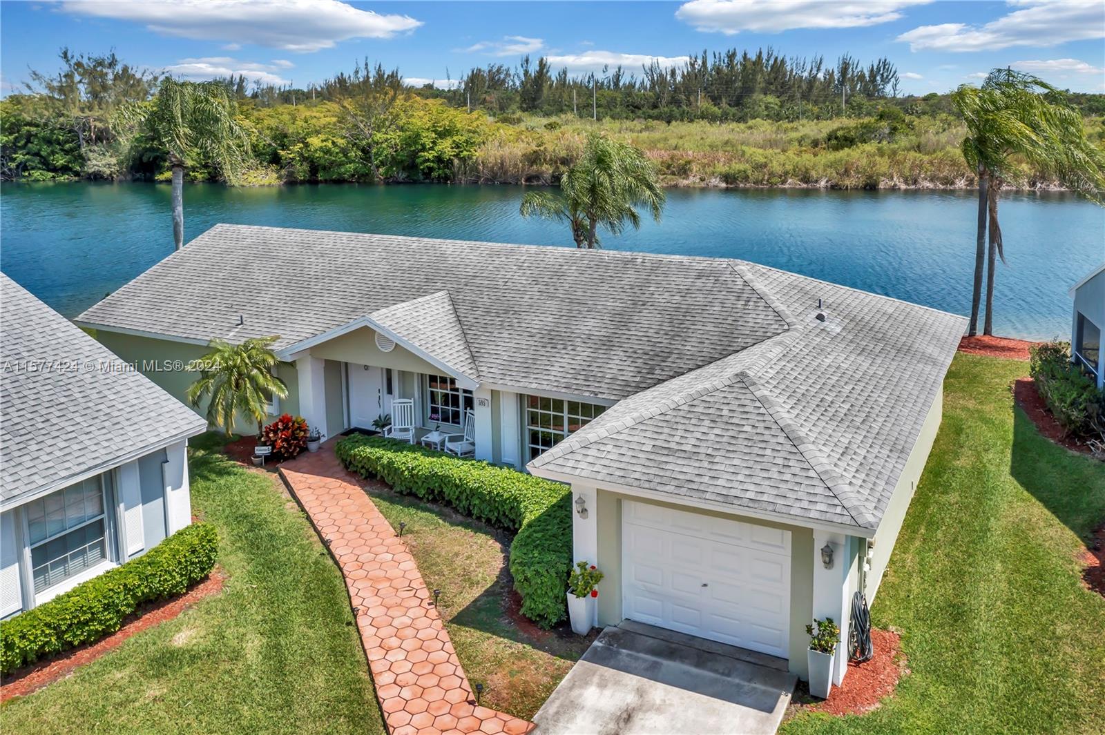 595 SE 19th Dr