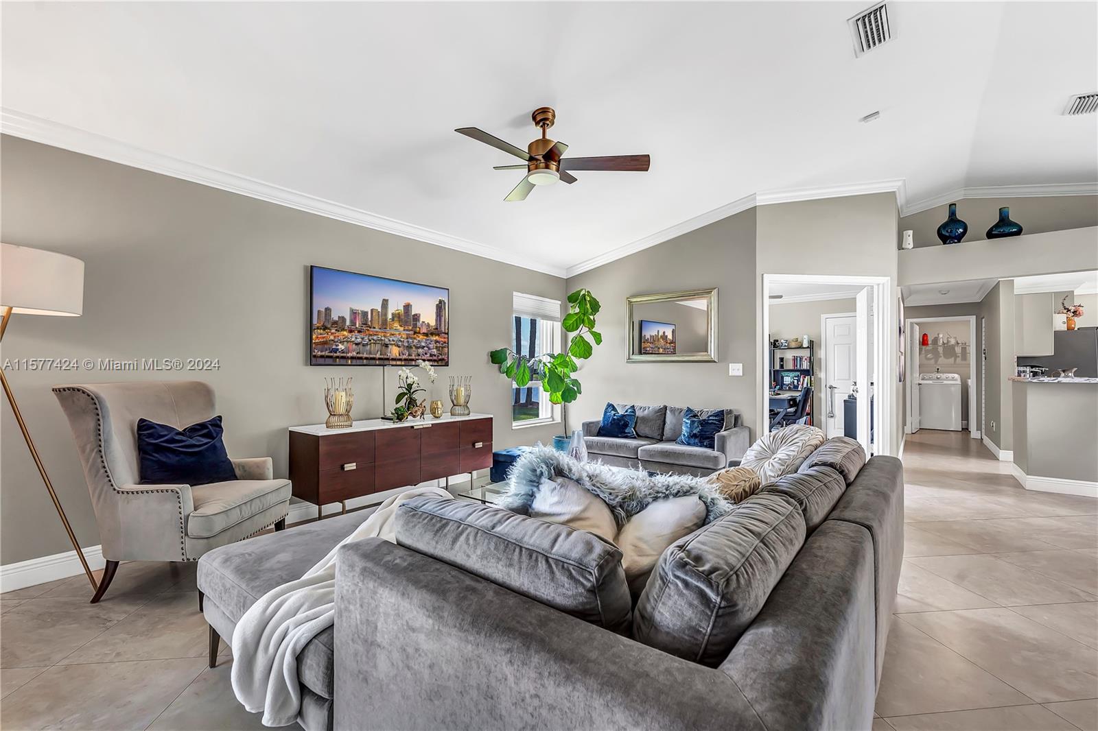 595 SE 19th Dr
