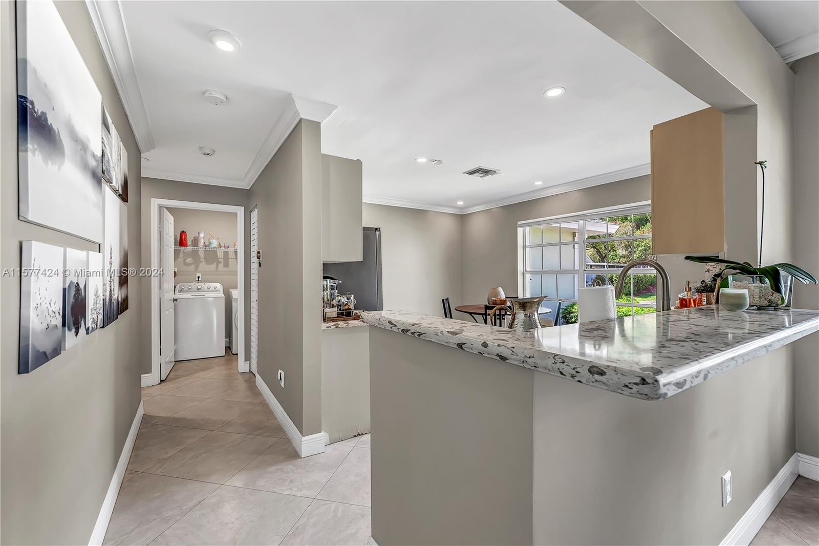 595 SE 19th Dr