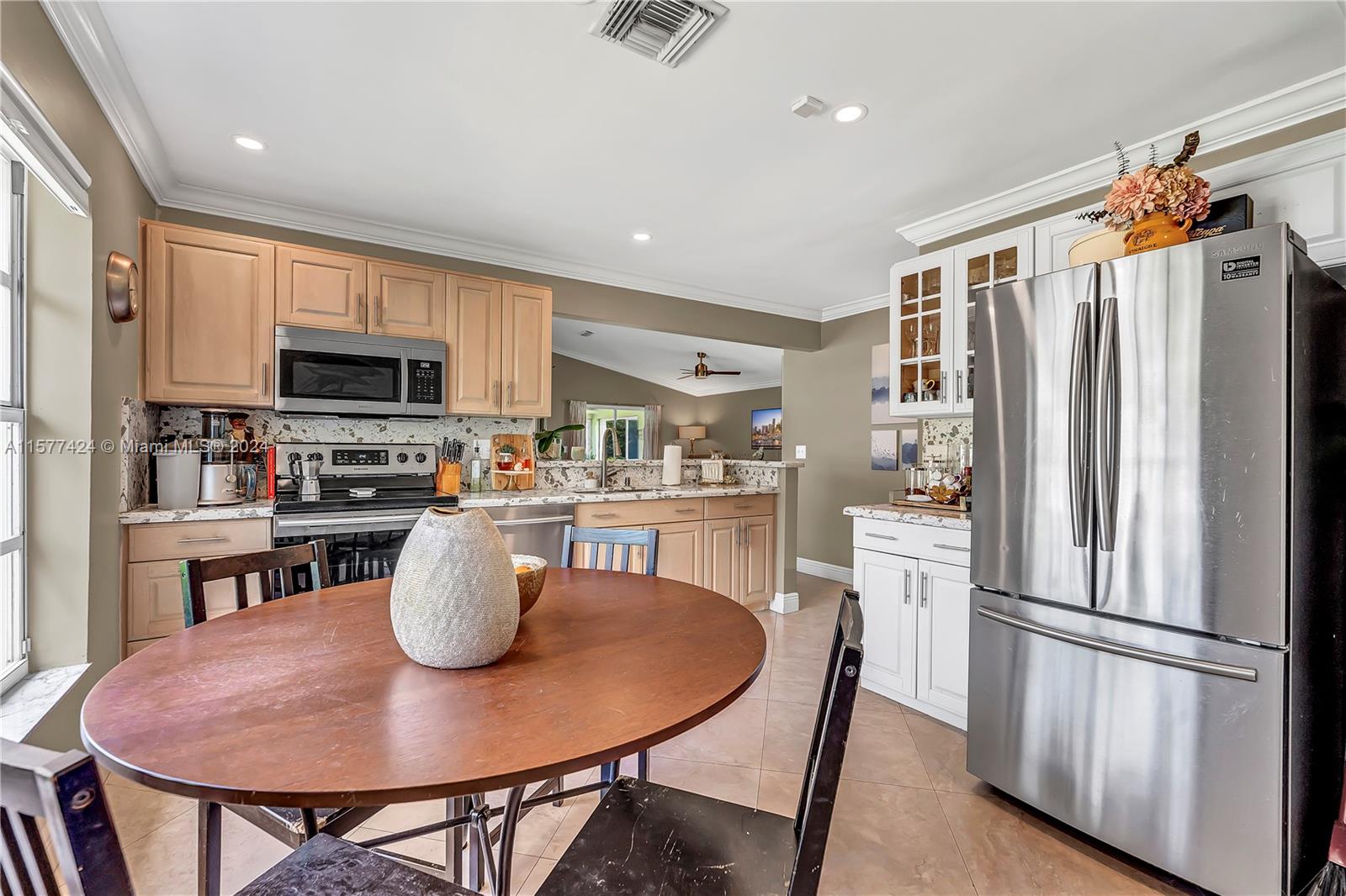 595 SE 19th Dr