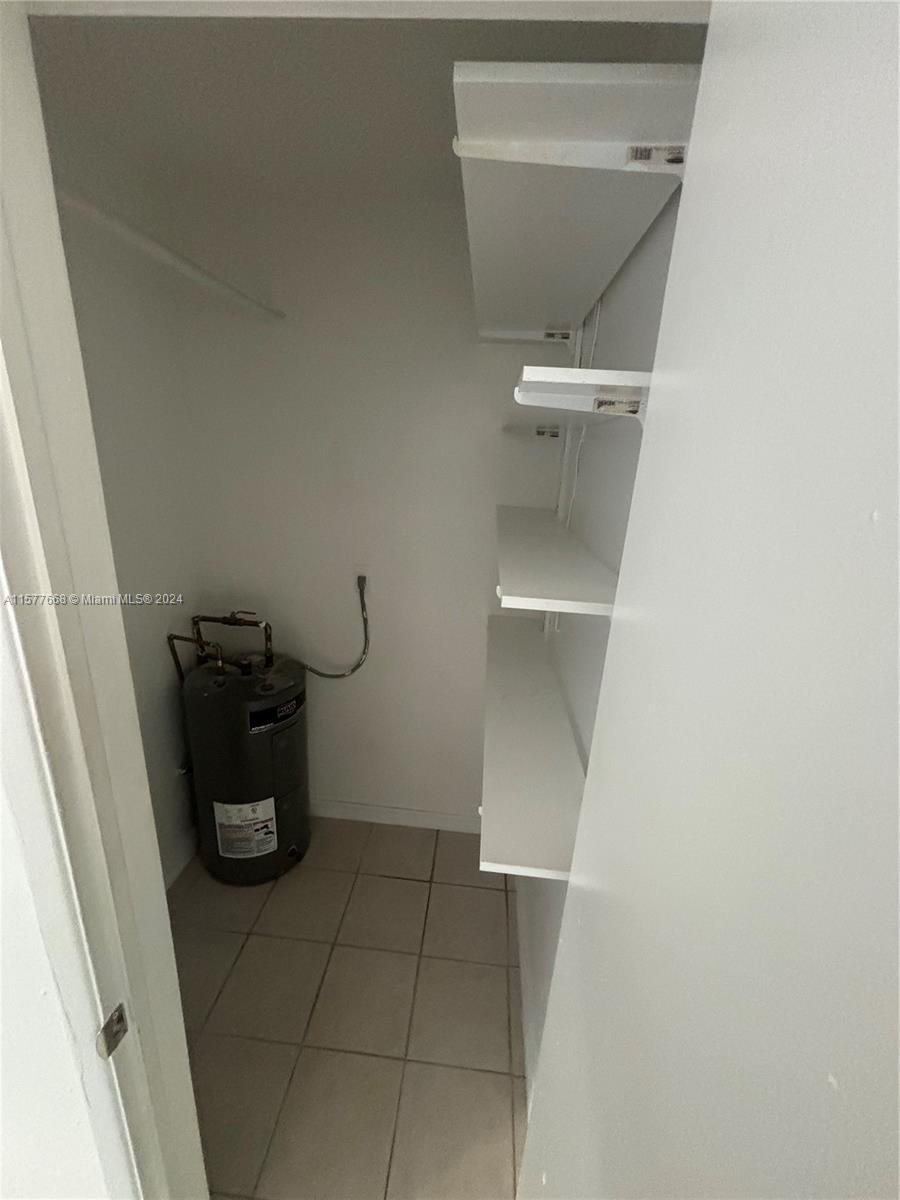 610 NE 12th Ave # 2