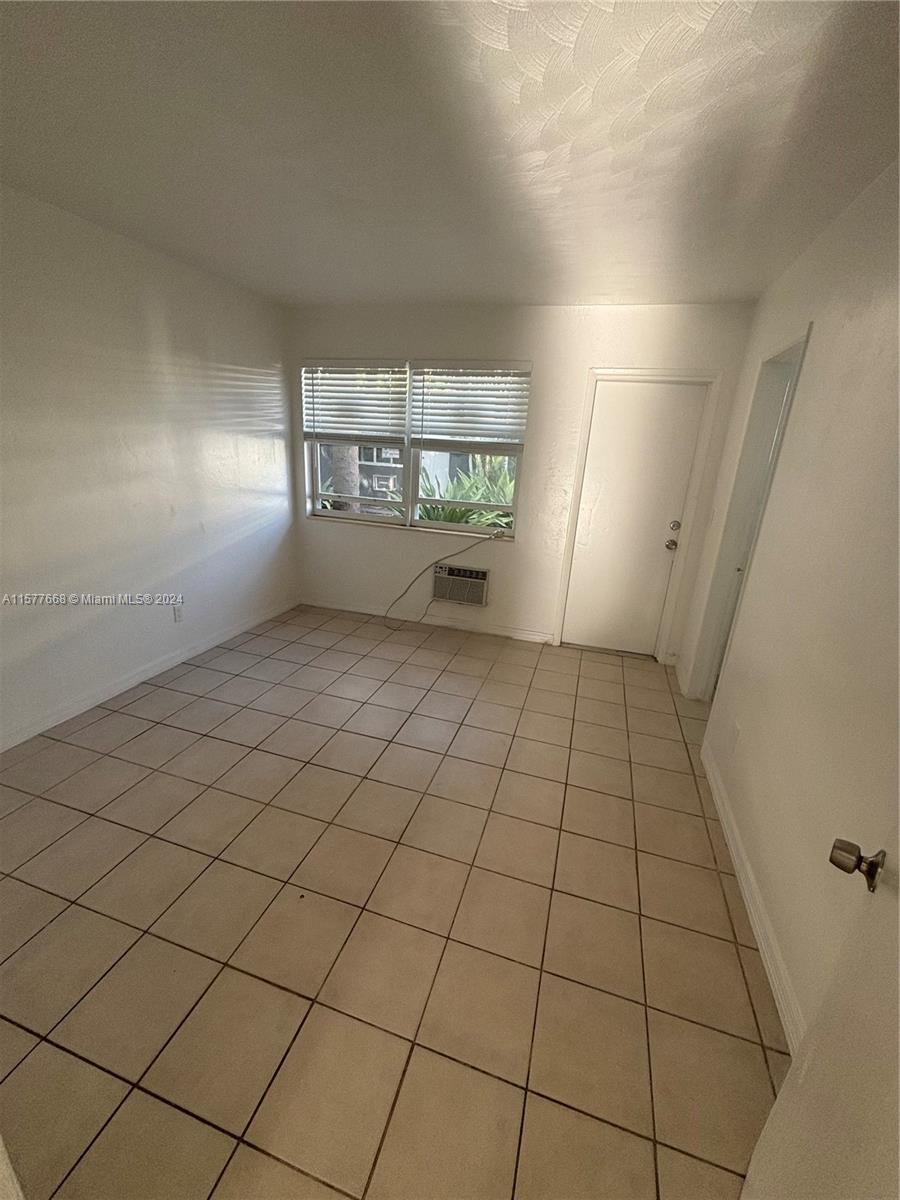 610 NE 12th Ave # 2