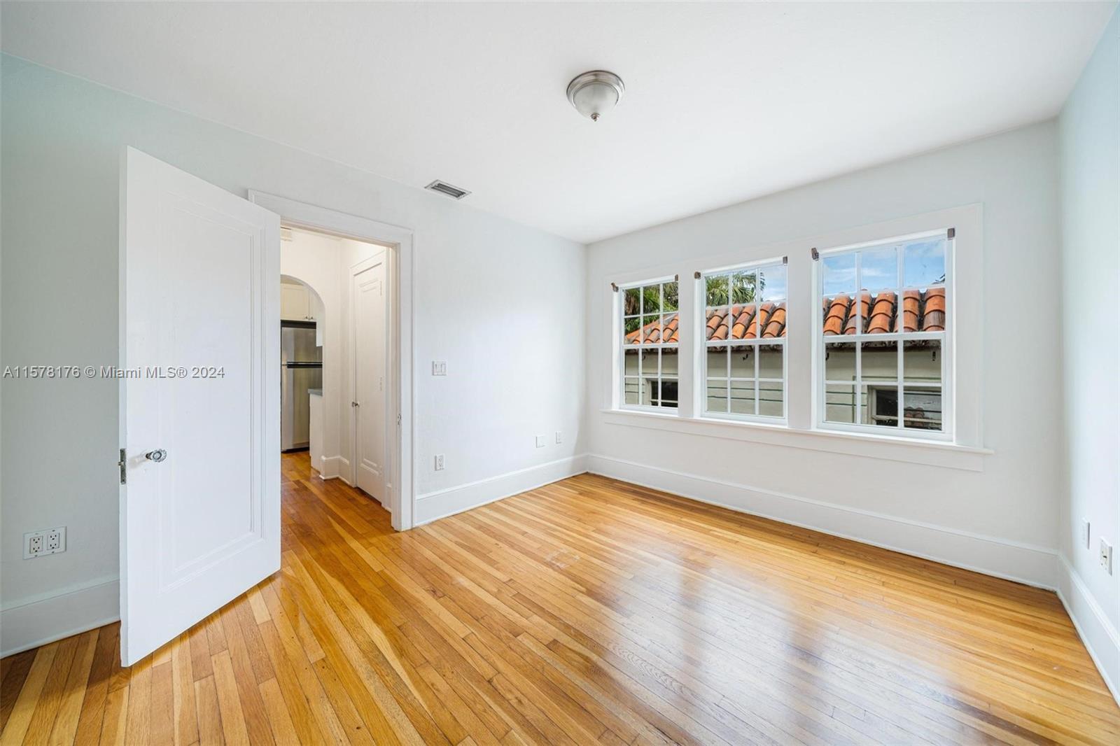 4342 Sheridan Ave # 8