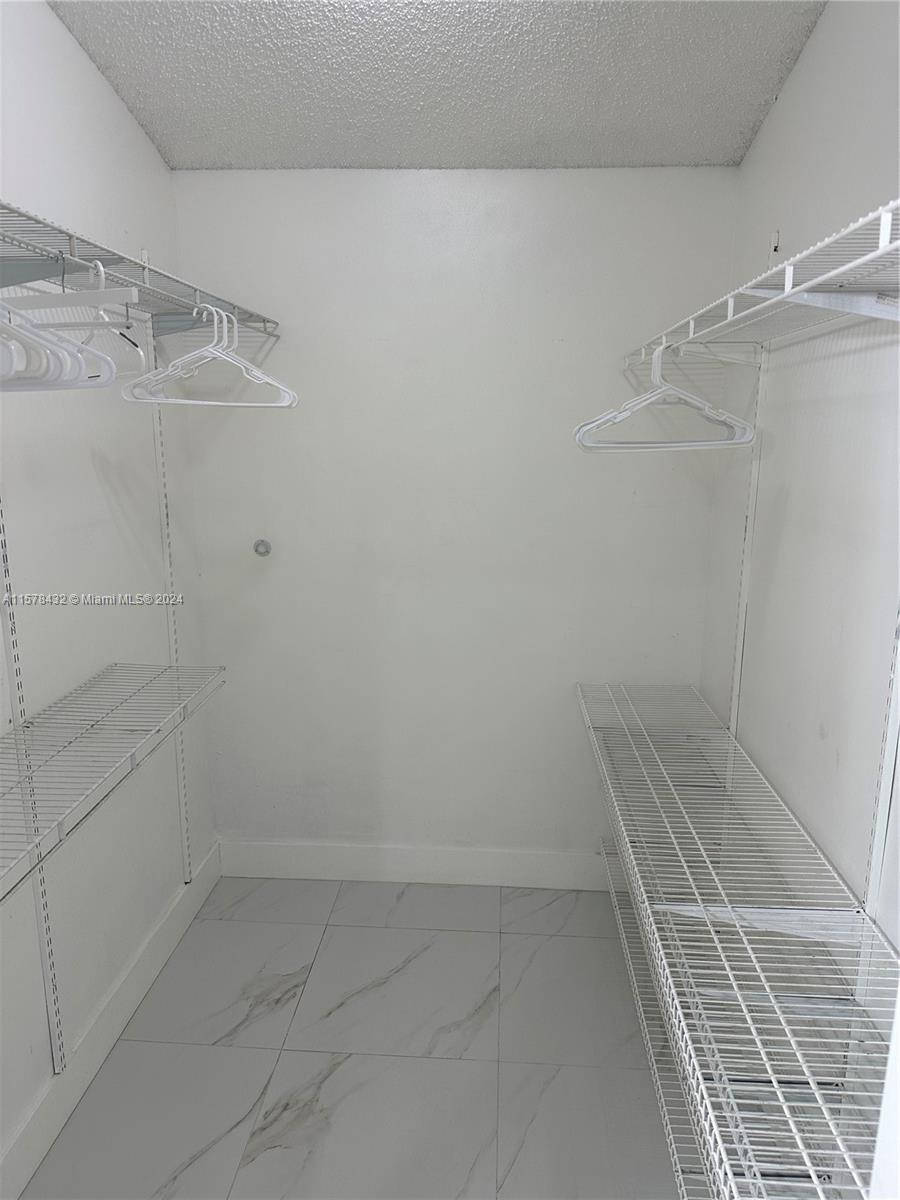 2260 W Lake Miramar Cir