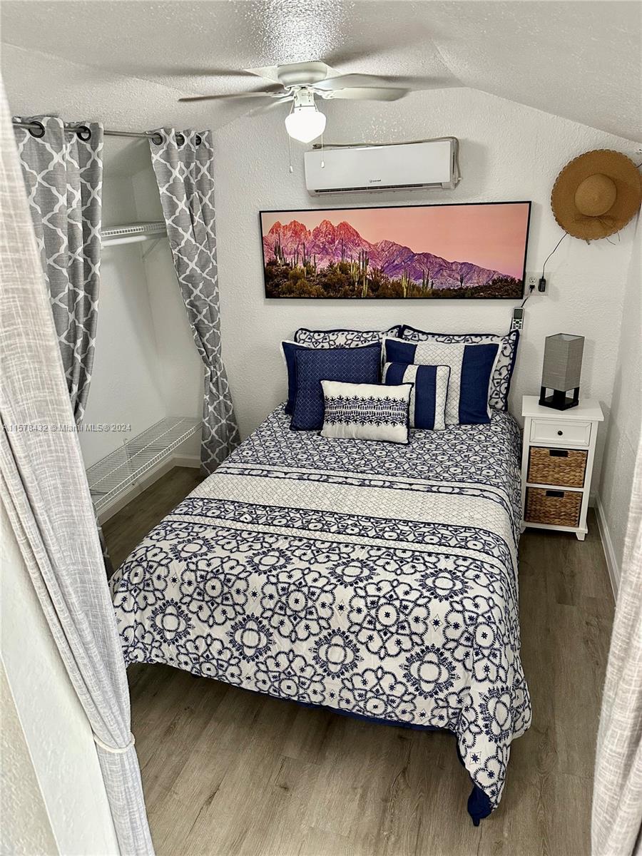 2260 W Lake Miramar Cir