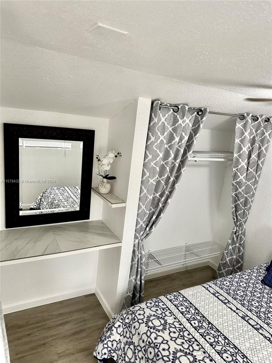 2260 W Lake Miramar Cir
