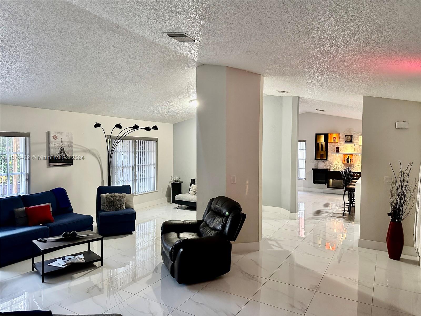 2260 W Lake Miramar Cir