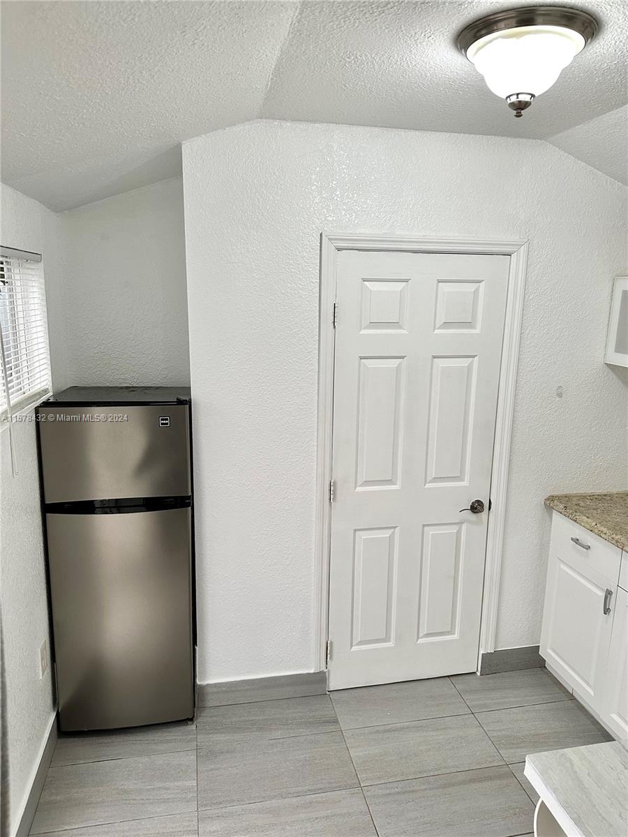 2260 W Lake Miramar Cir