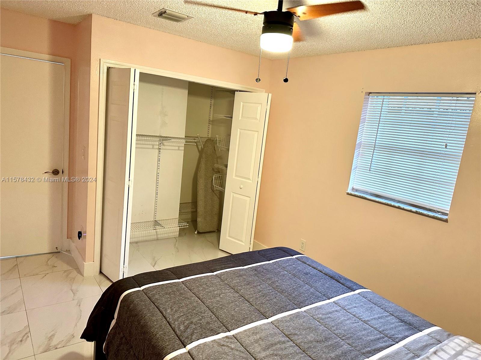 2260 W Lake Miramar Cir
