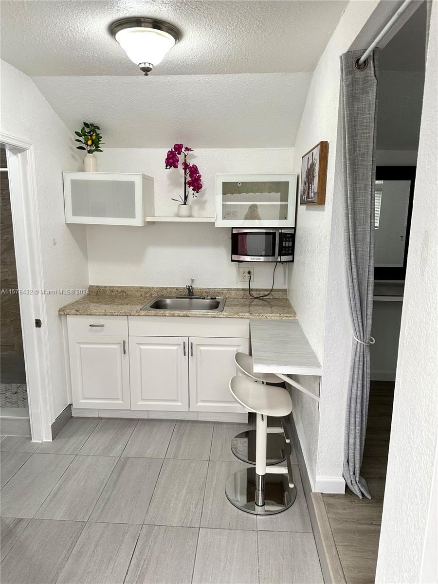 2260 W Lake Miramar Cir