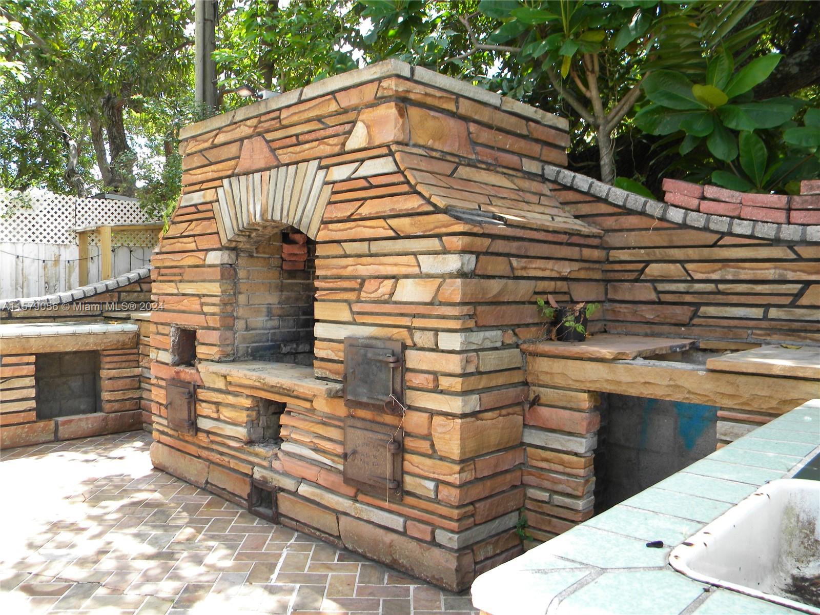 1030 NW 43rd St