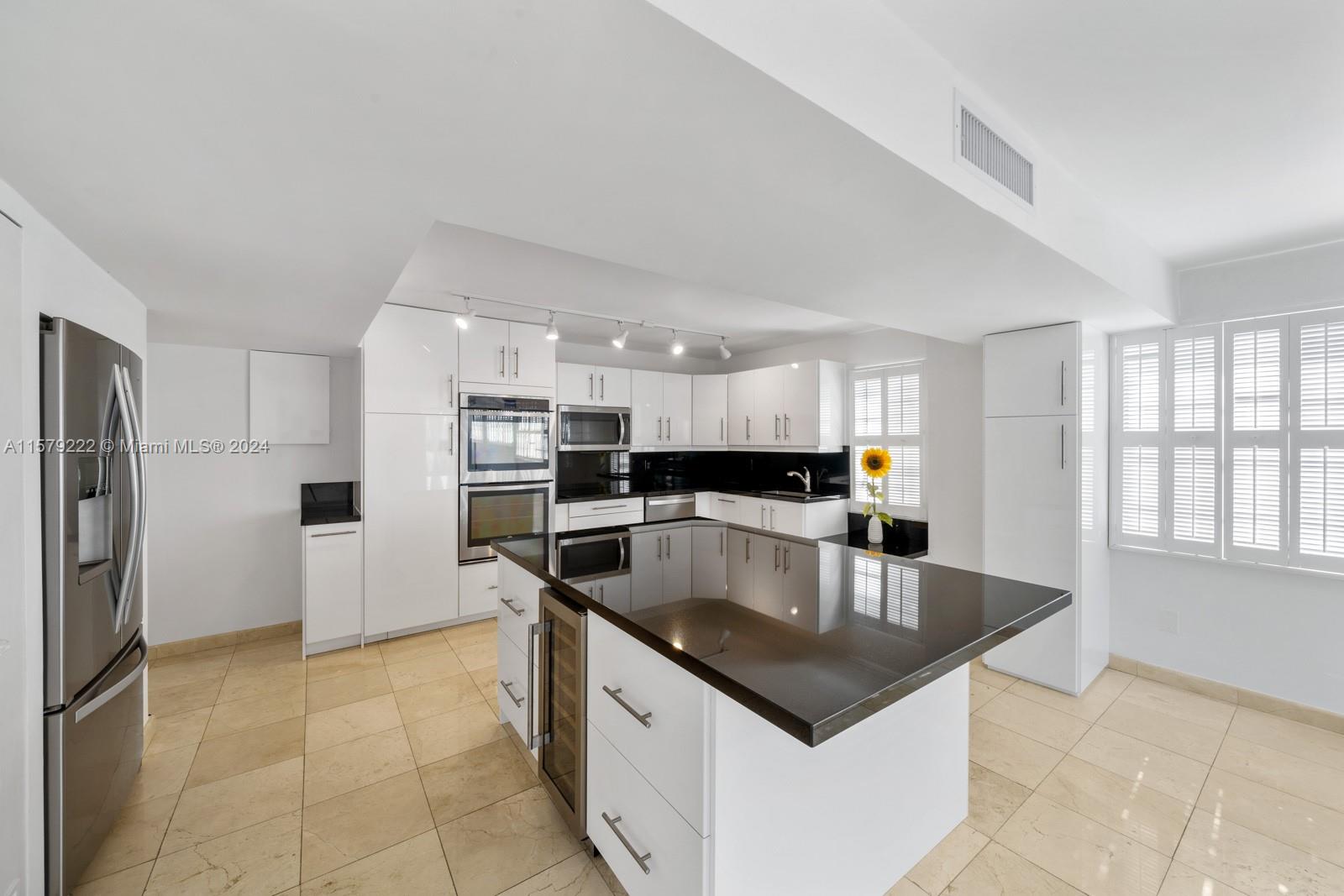 100 Ocean Lane Dr Unit: PH2