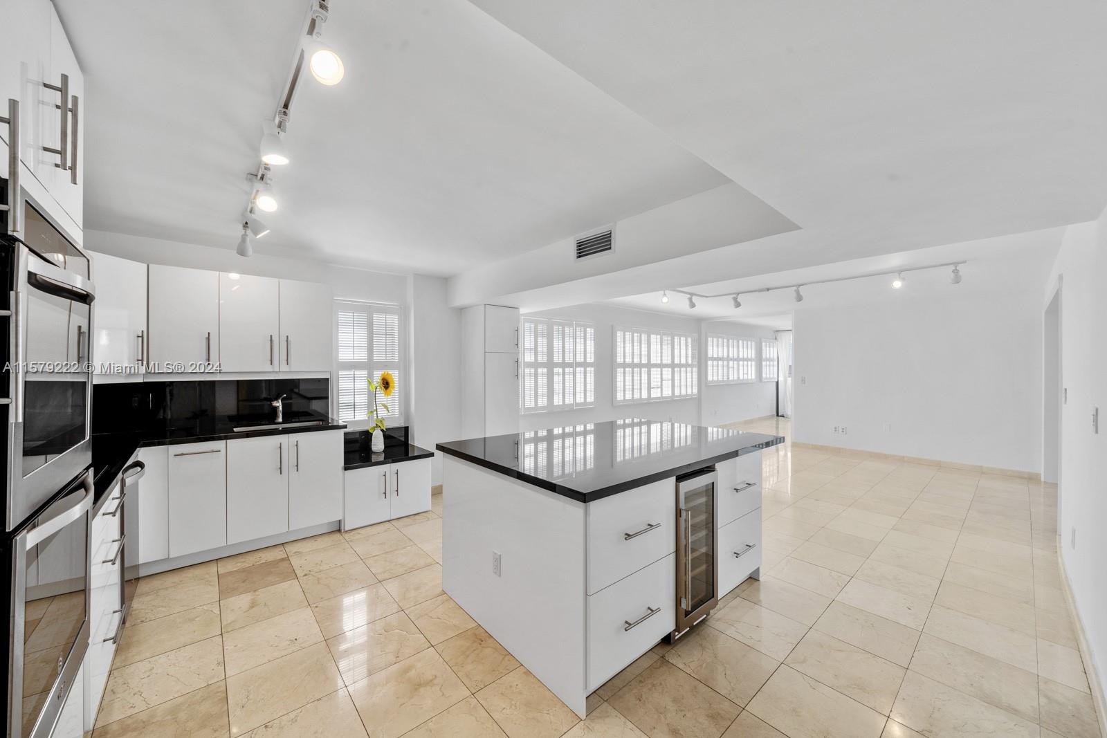 100 Ocean Lane Dr Unit: PH2