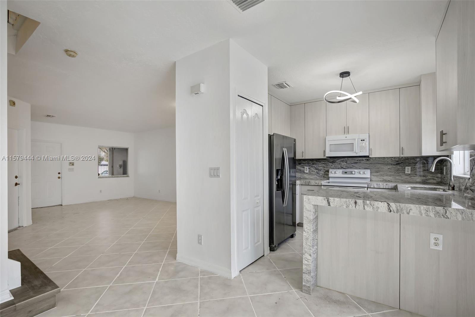 12513 SW 28th Ct