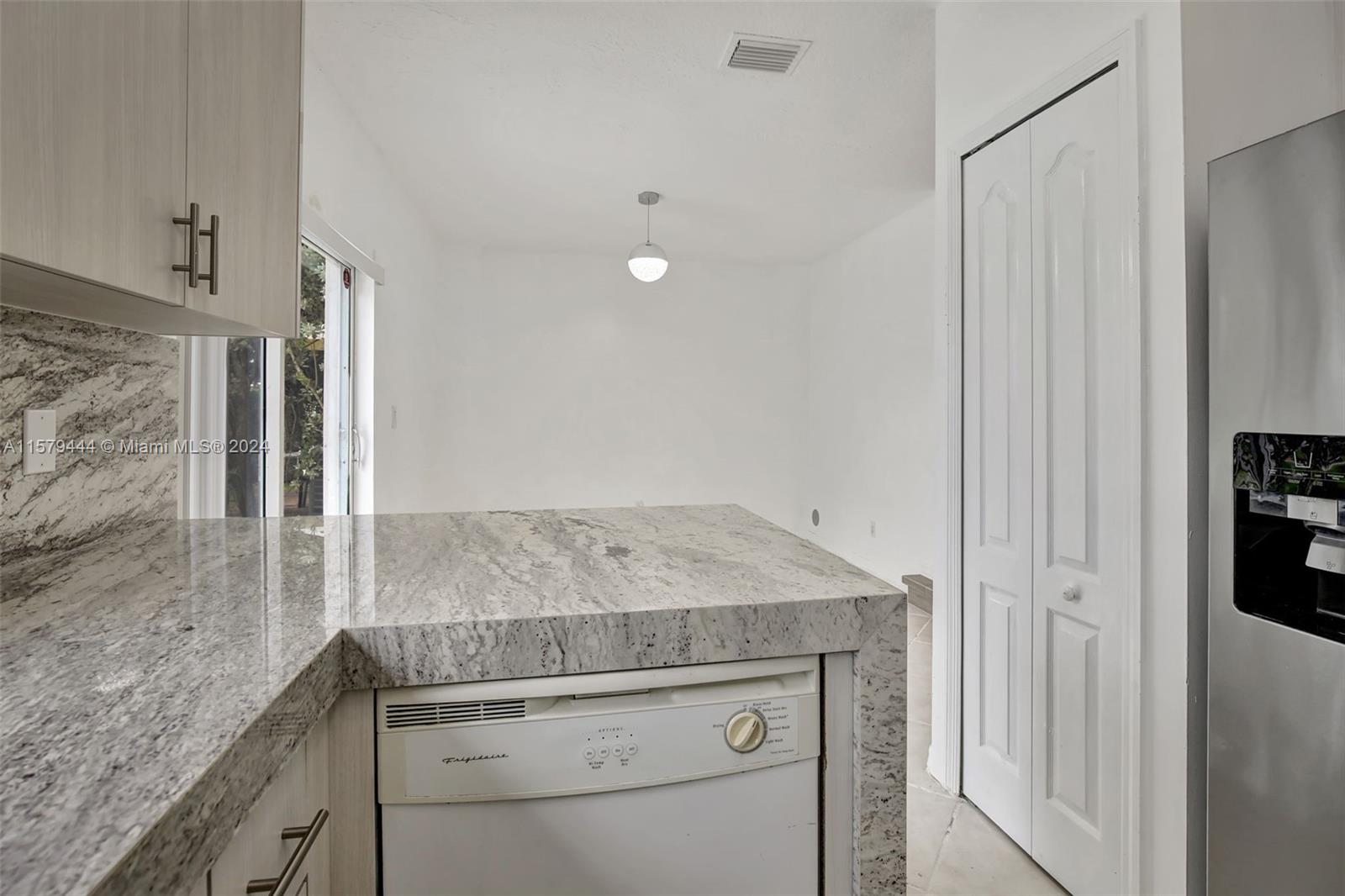 12513 SW 28th Ct