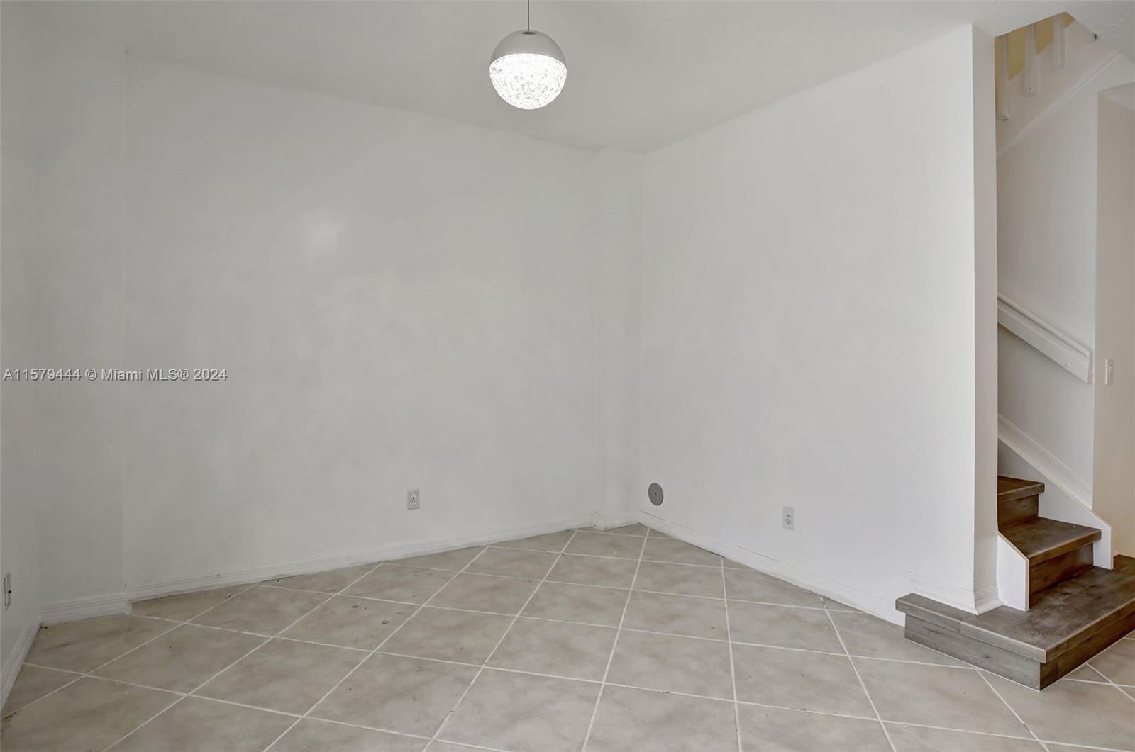 12513 SW 28th Ct