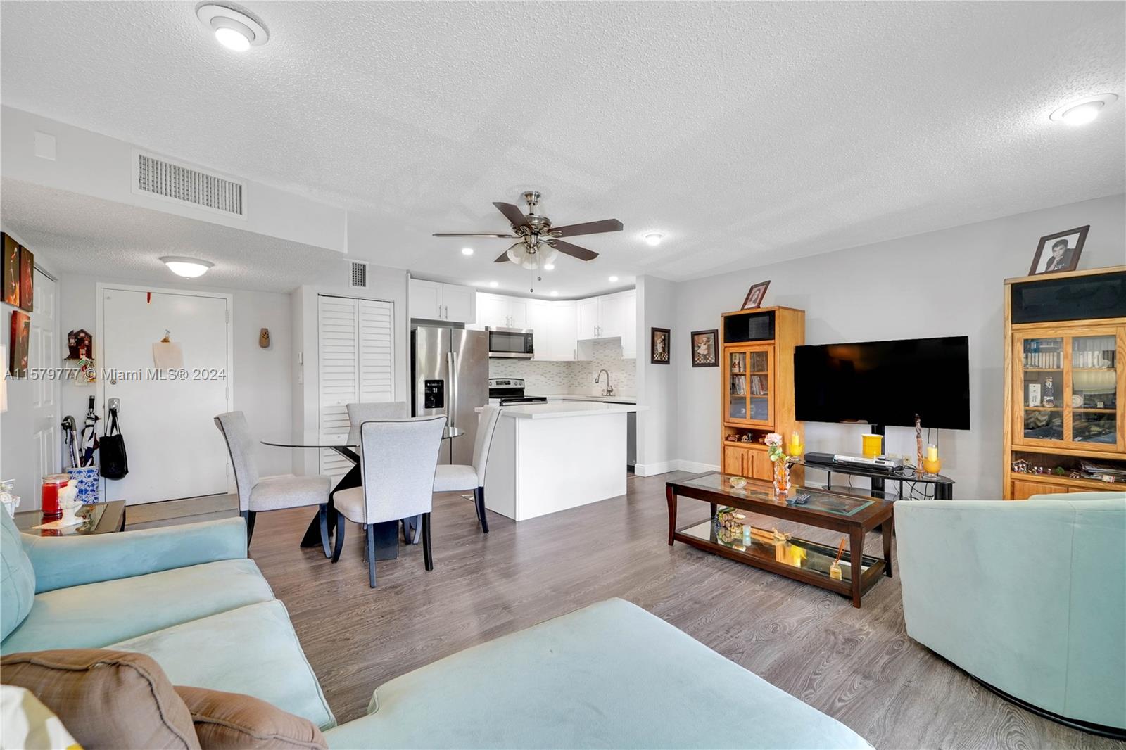 4990 E Sabal Palm Blvd # 306