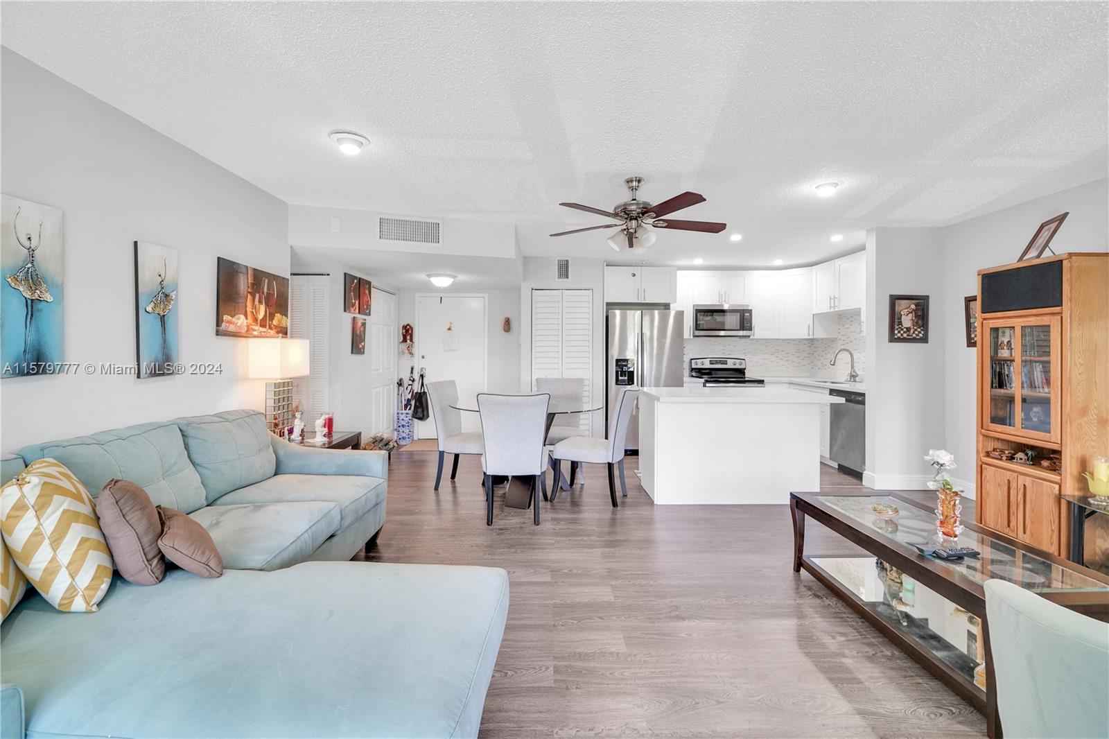 4990 E Sabal Palm Blvd # 306