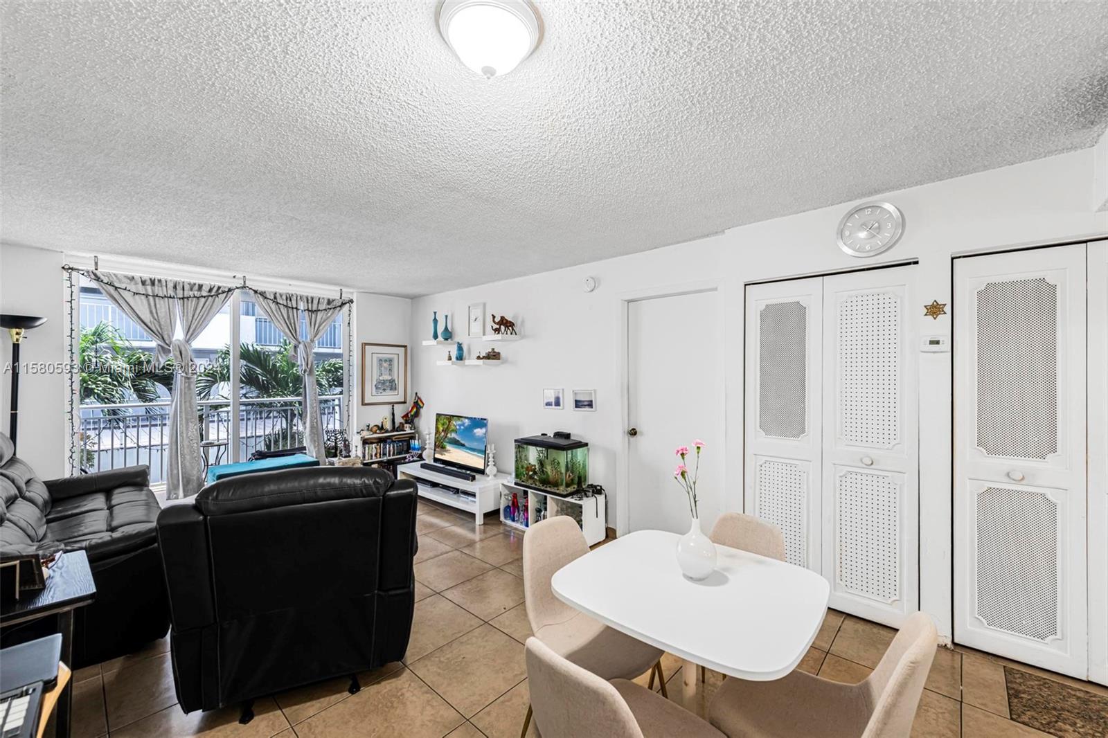 1666 West Avenue # 305