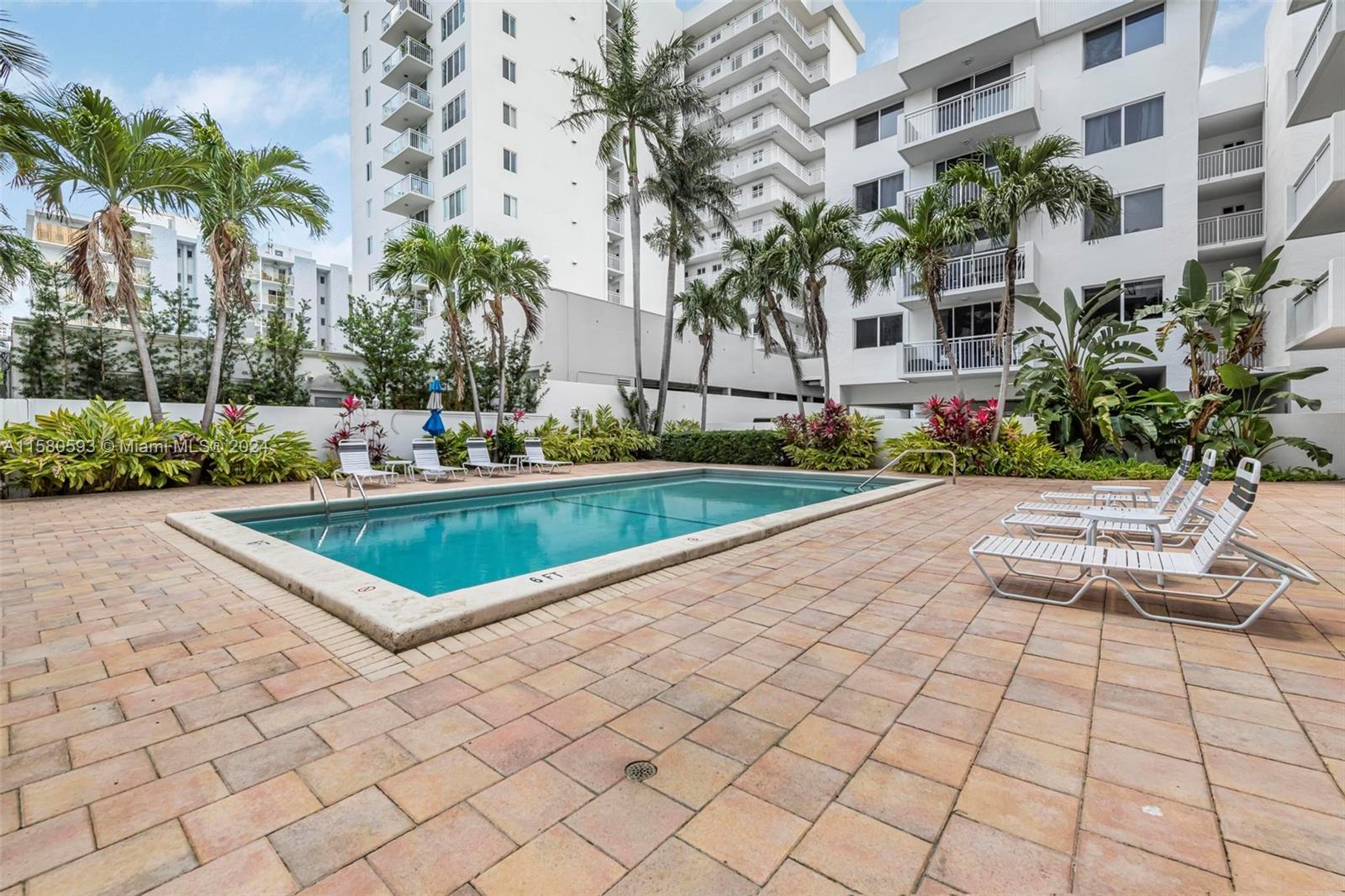 1666 West Avenue # 305