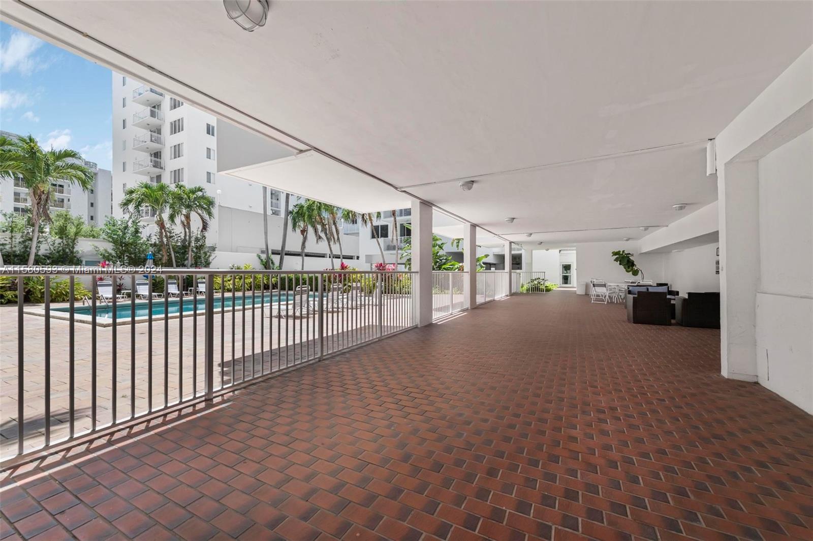1666 West Avenue # 305