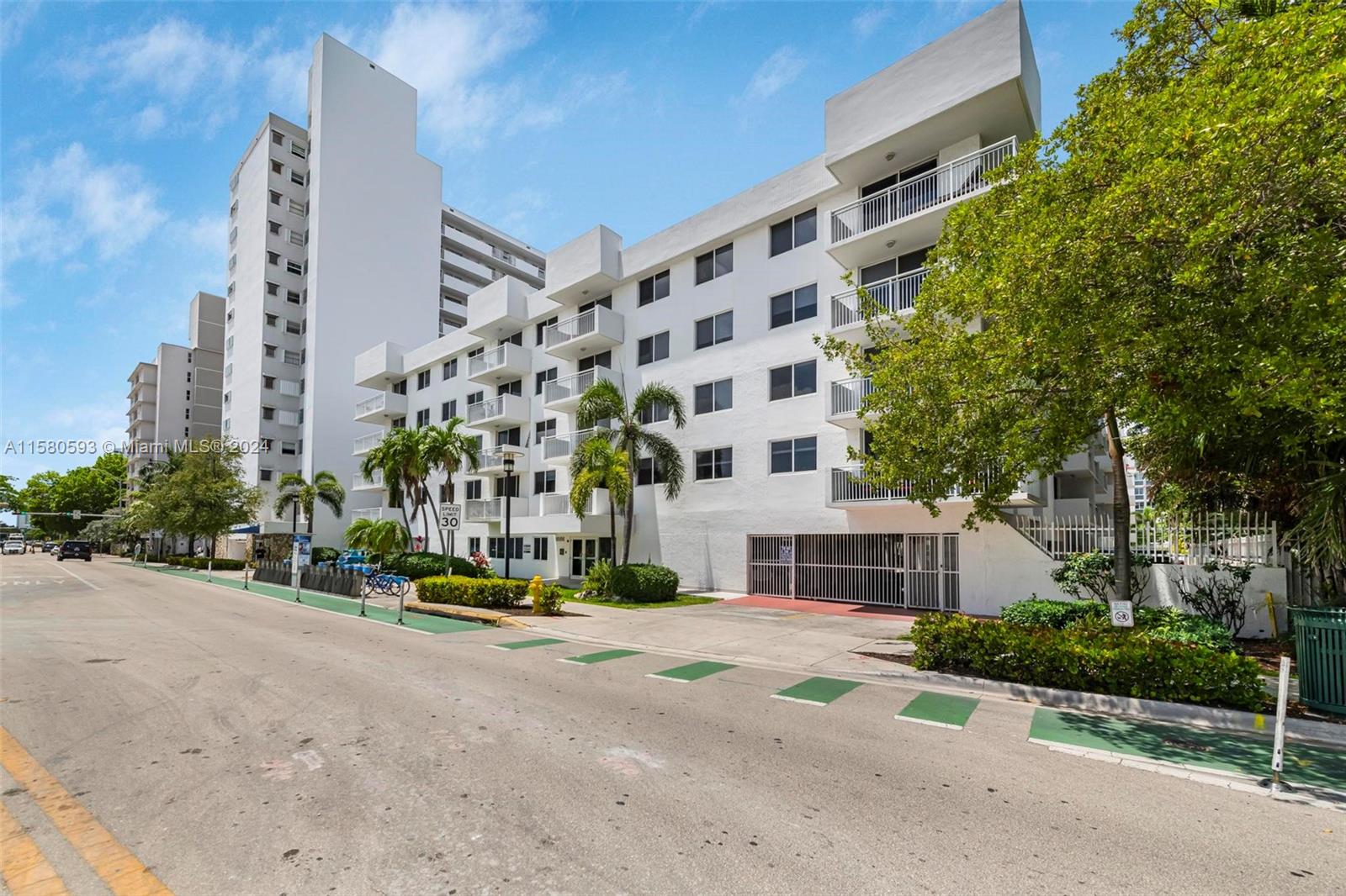 1666 West Avenue # 305