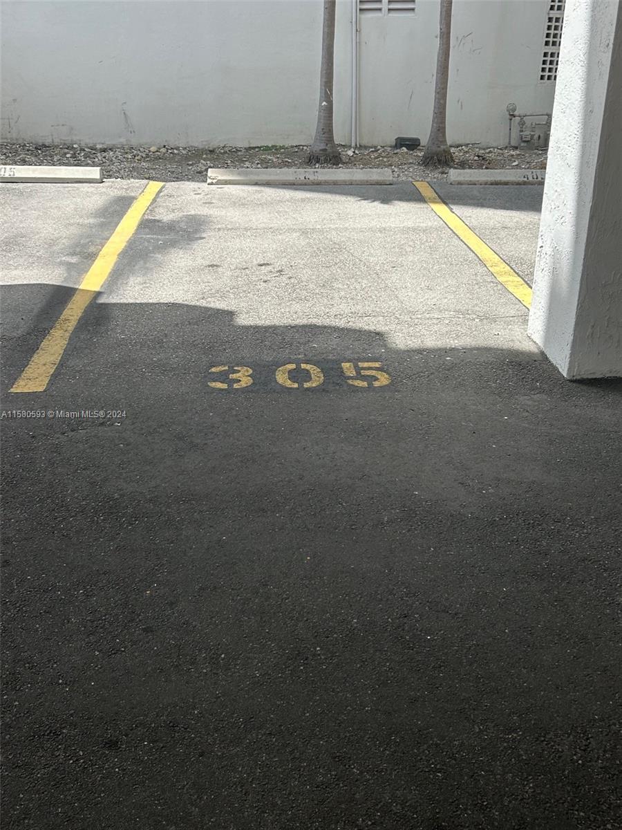 1666 West Avenue # 305
