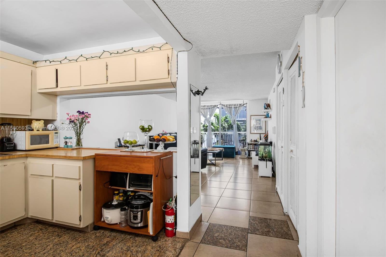 1666 West Avenue # 305