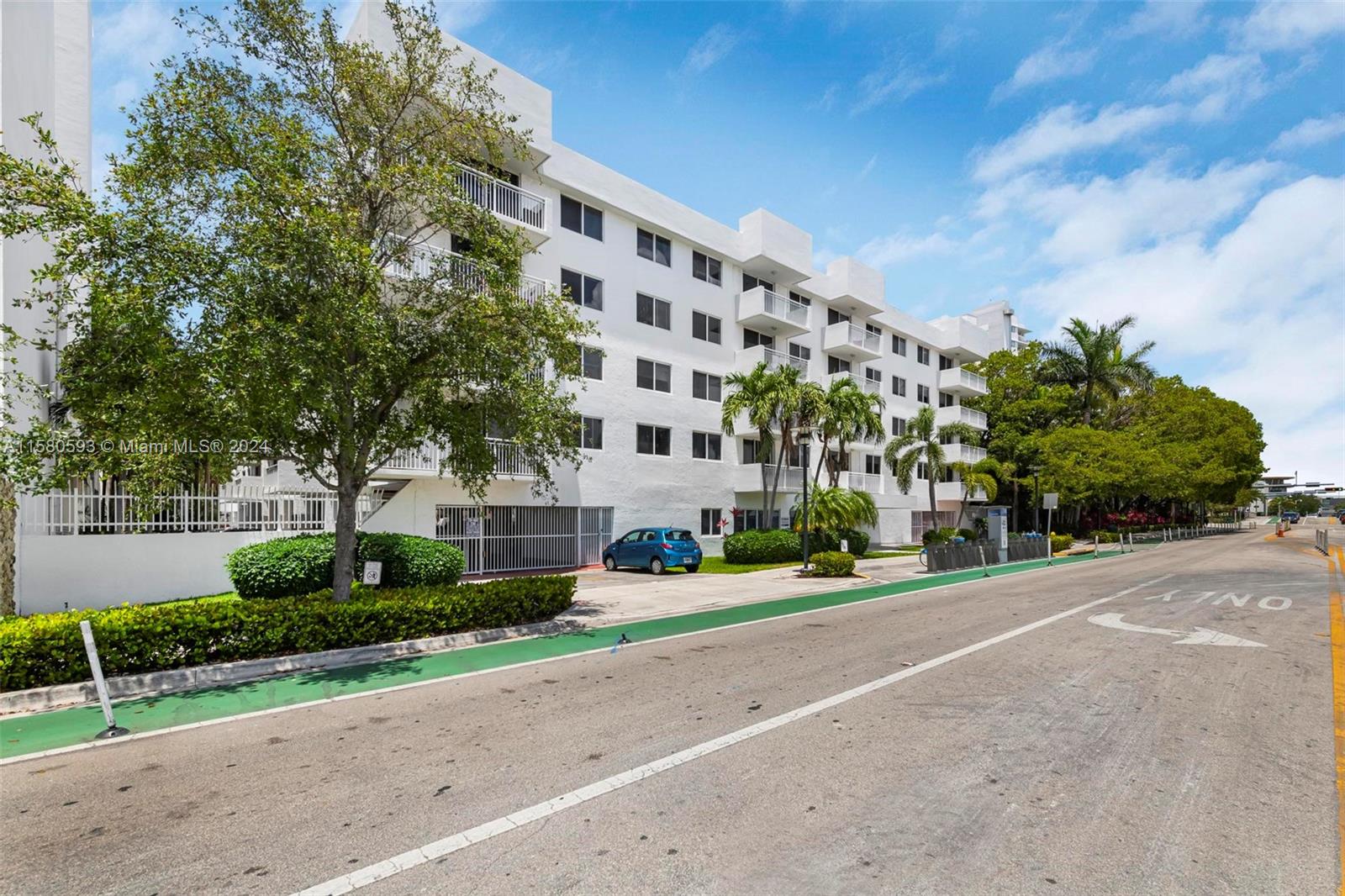 1666 West Avenue # 305