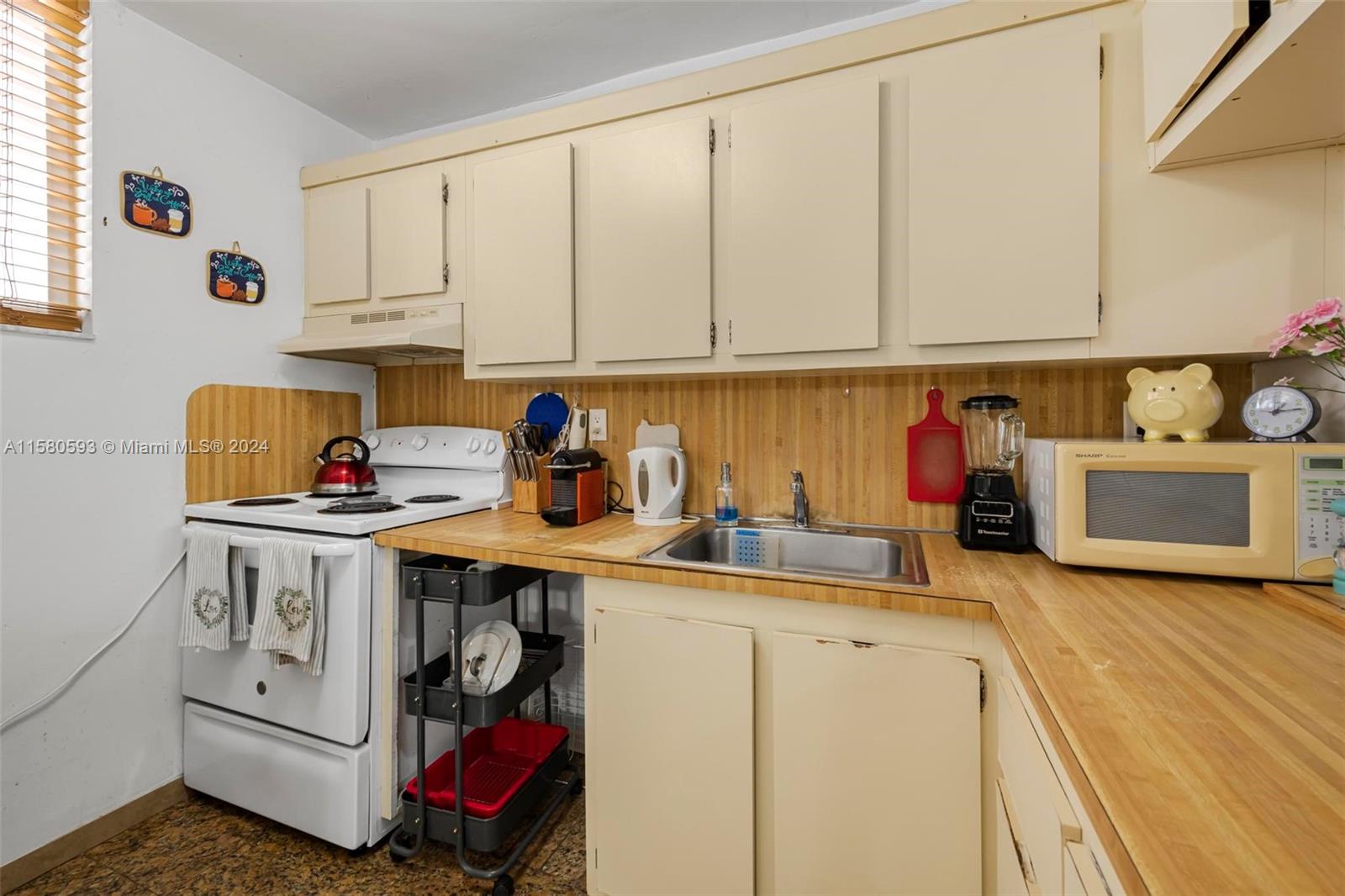 1666 West Avenue # 305