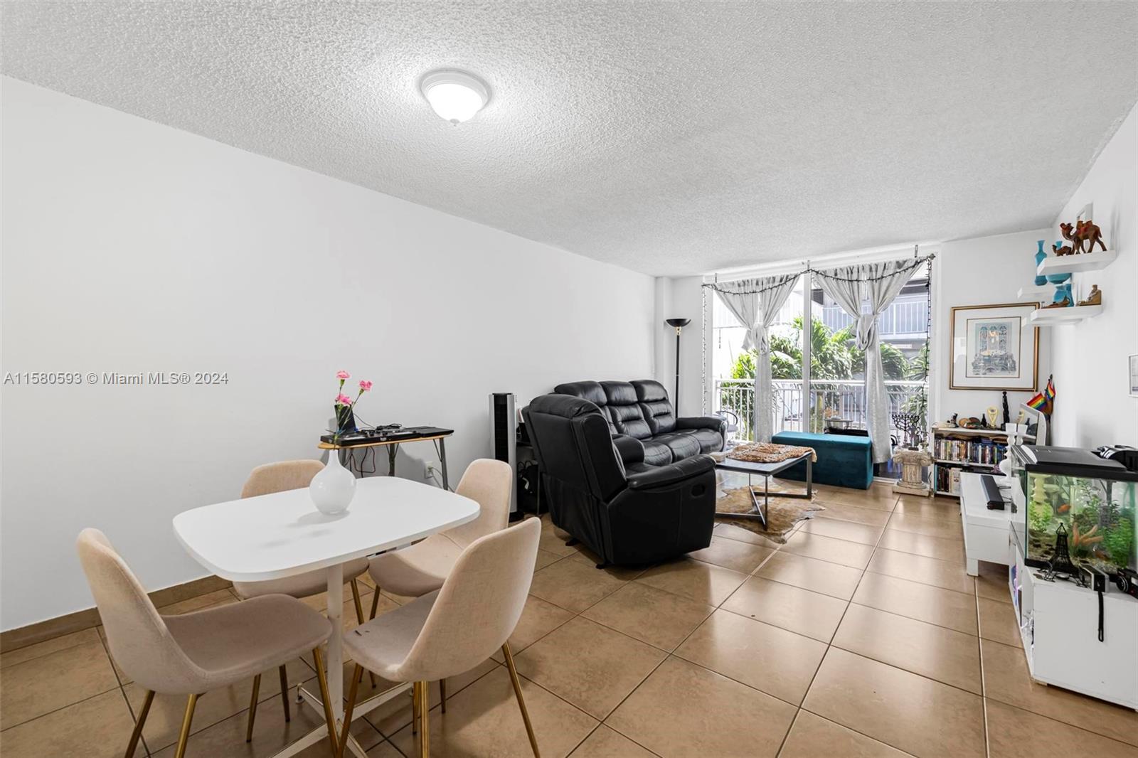 1666 West Avenue # 305