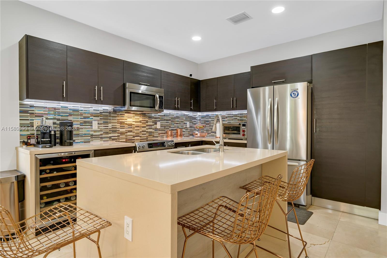 10570 NW 69th Ter