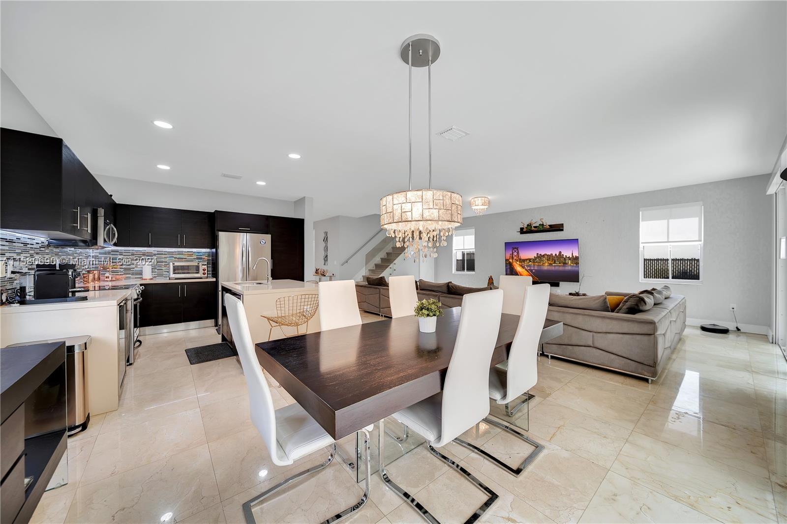 10570 NW 69th Ter