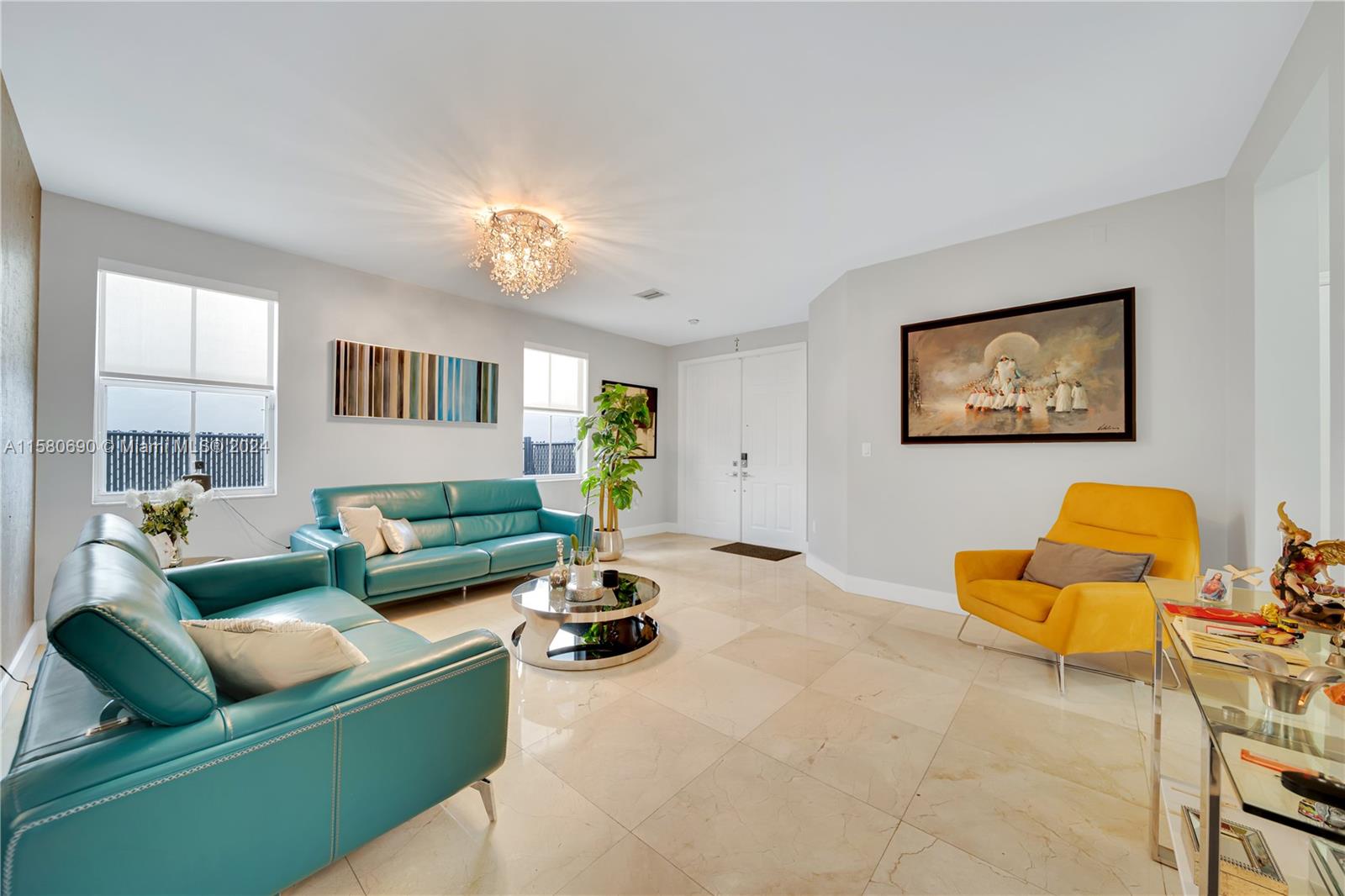 10570 NW 69th Ter
