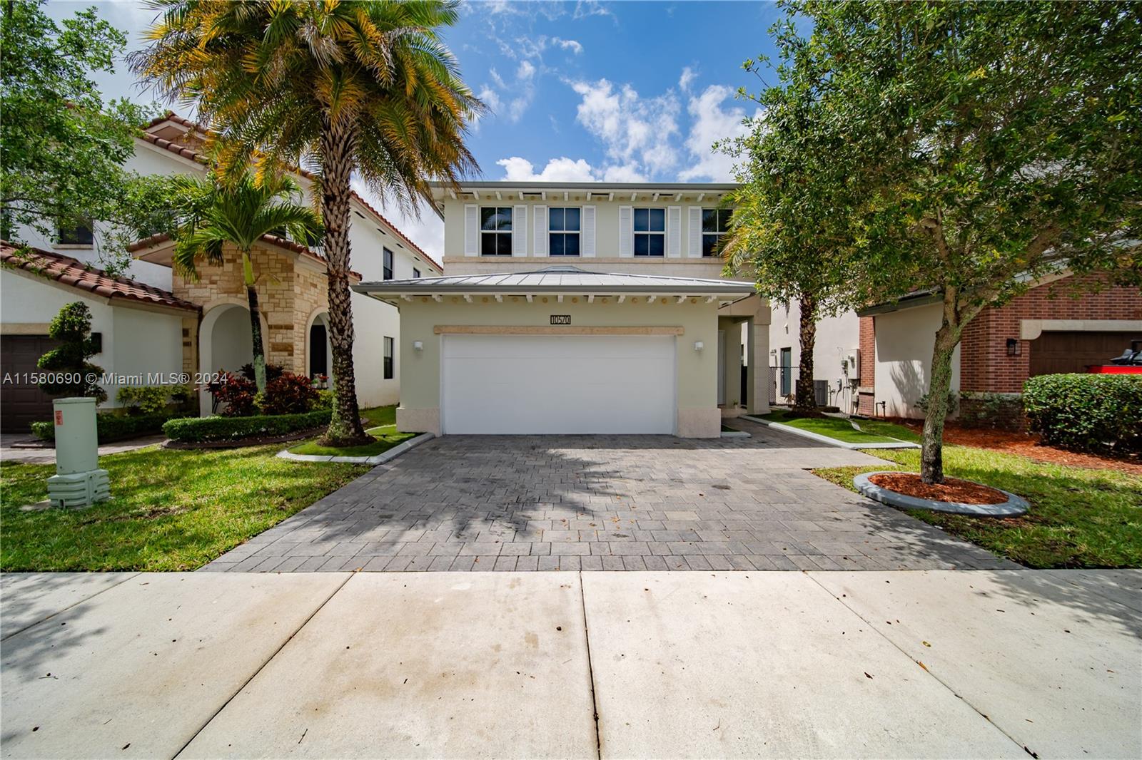 10570 NW 69th Ter