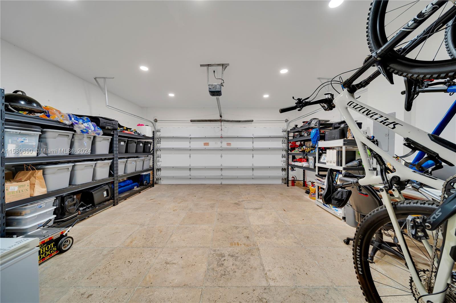 10570 NW 69th Ter