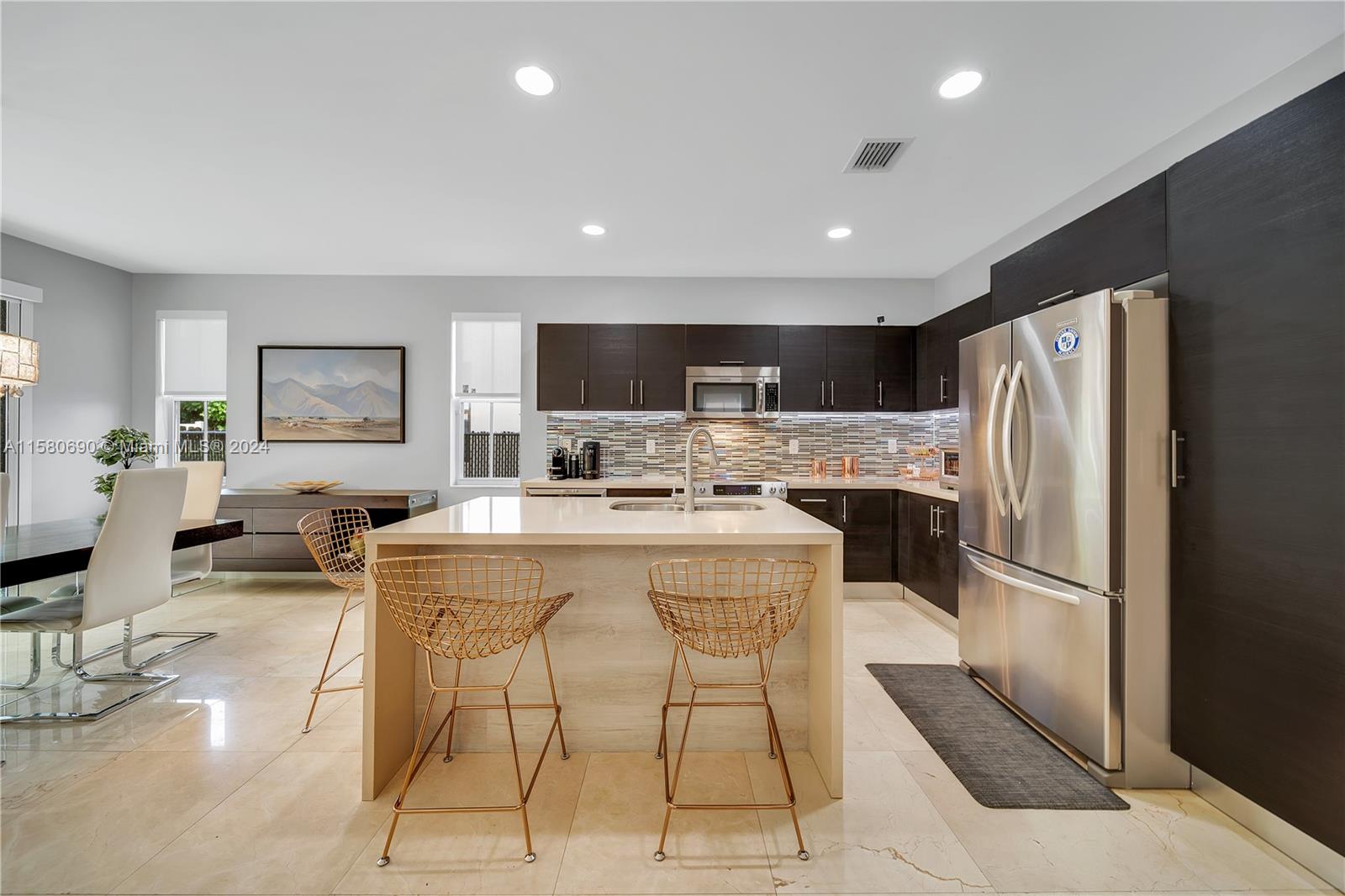 10570 NW 69th Ter