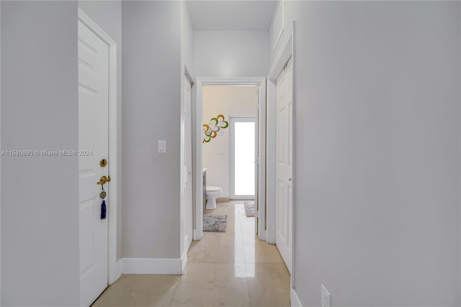 10570 NW 69th Ter