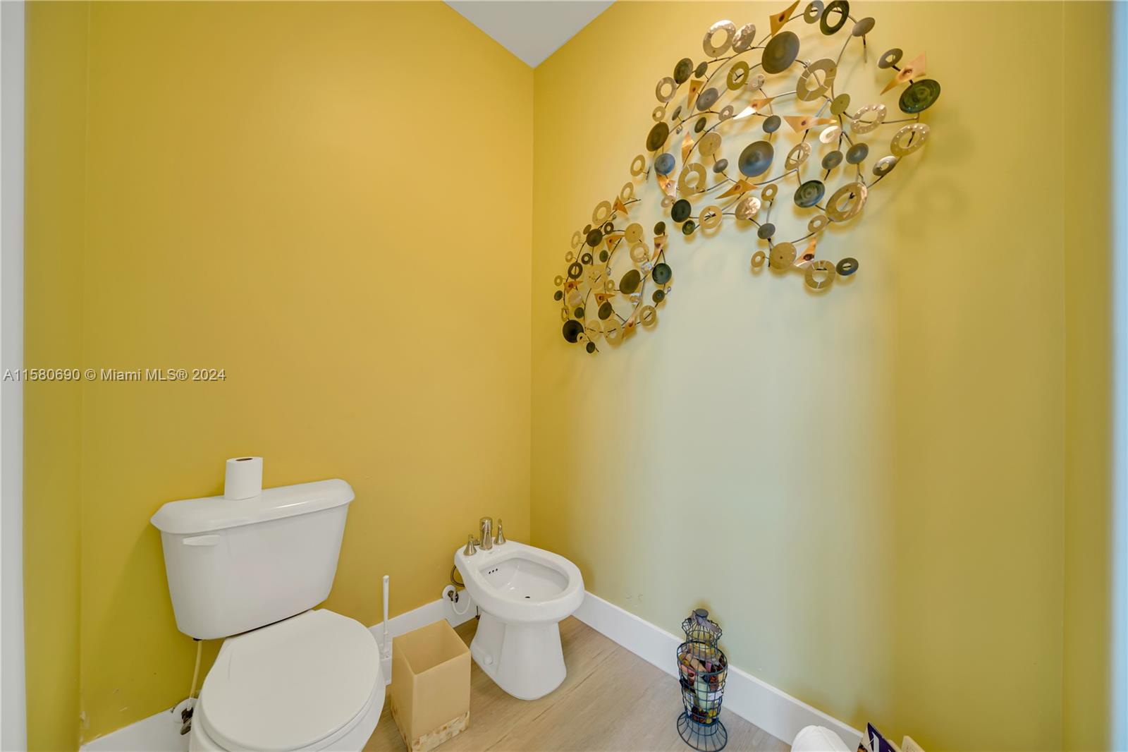 10570 NW 69th Ter