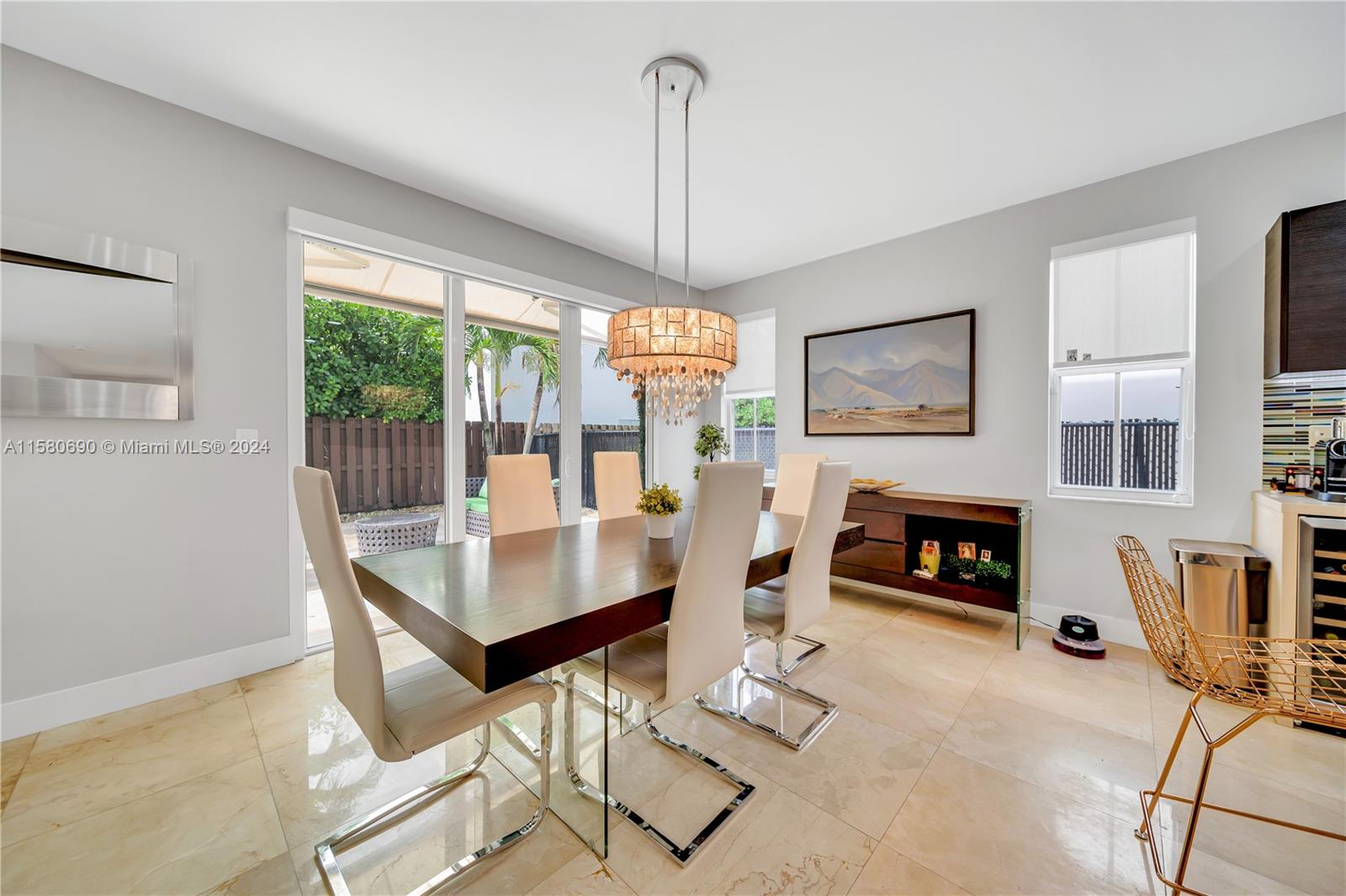 10570 NW 69th Ter