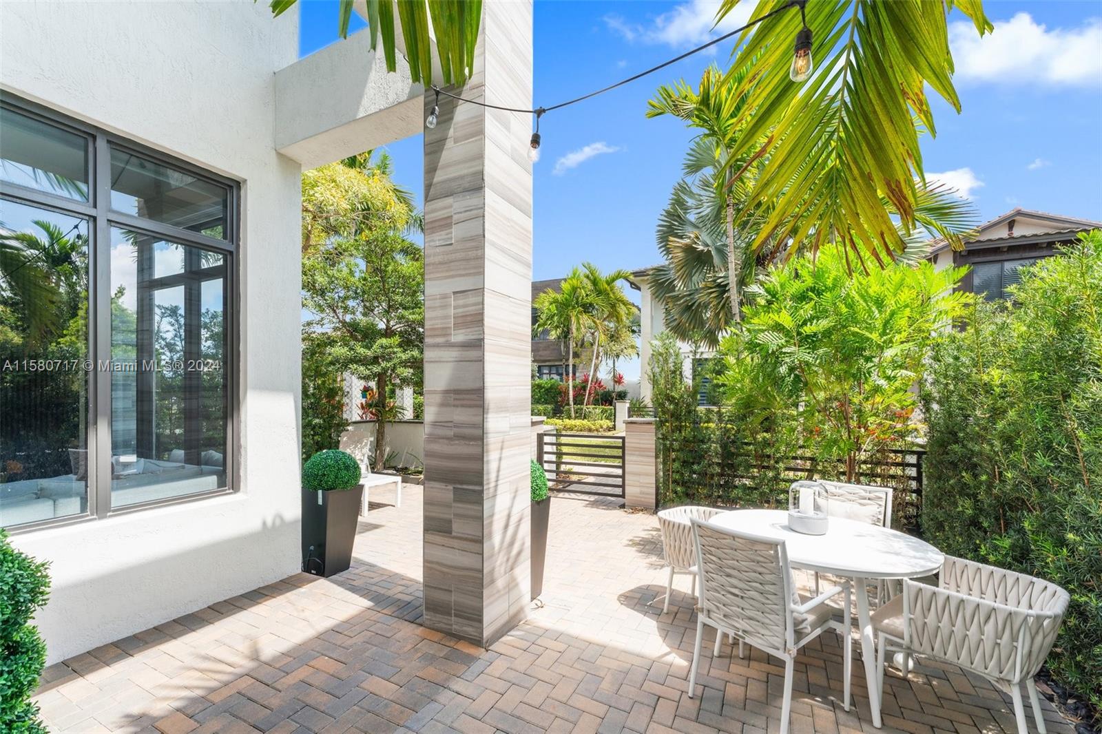 8214 NW 46th St