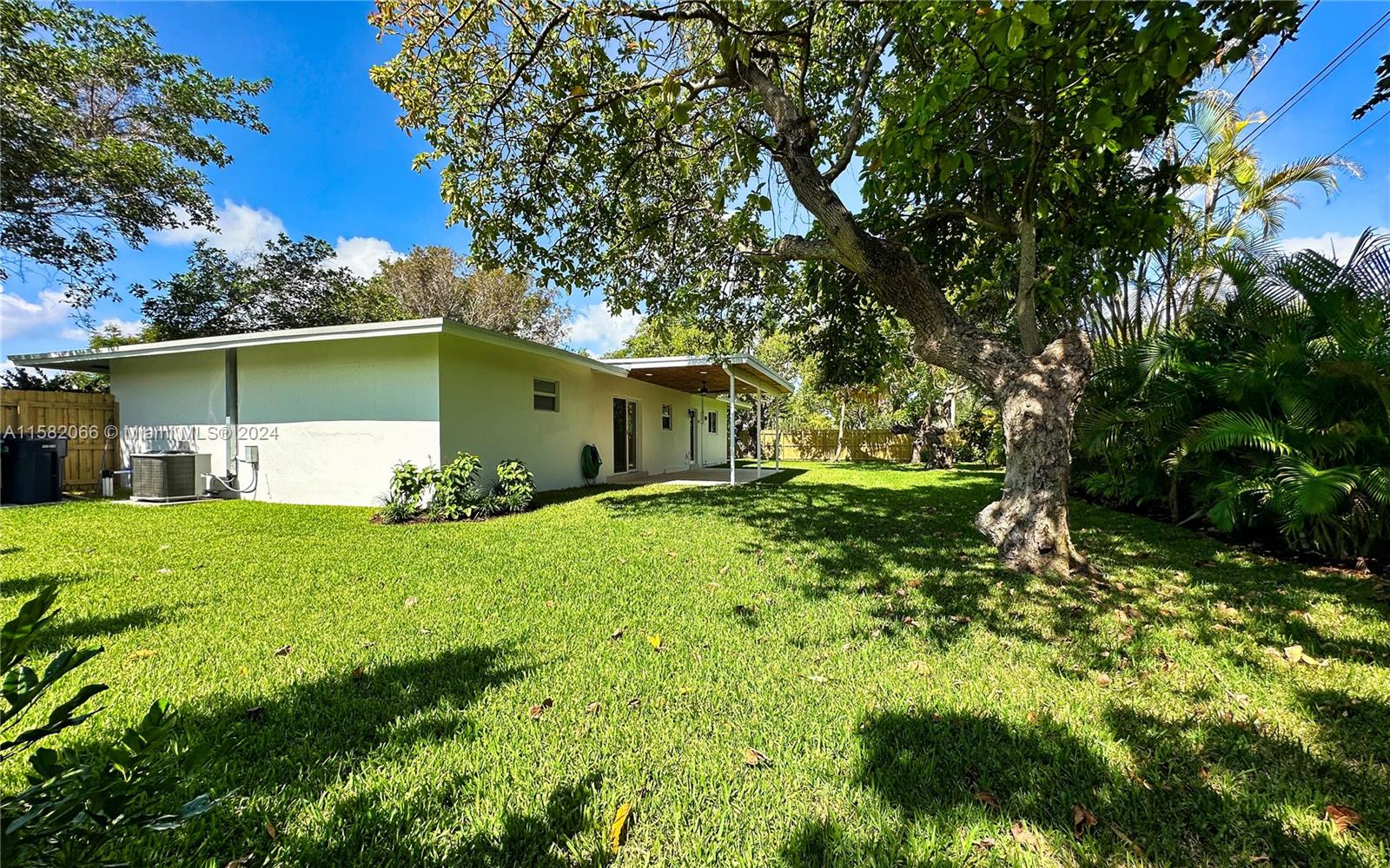 9395 SW 180th St