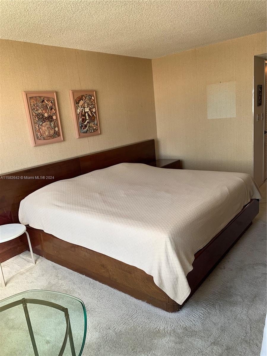 6039 Collins Ave # 1230