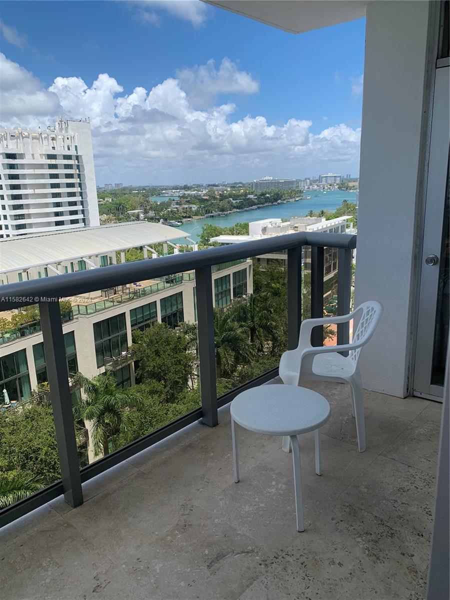 6039 Collins Ave # 1230