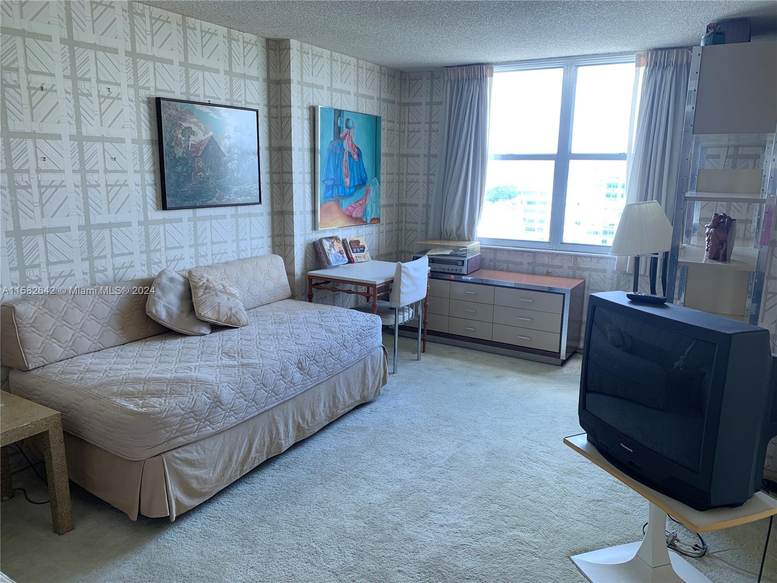 6039 Collins Ave # 1230