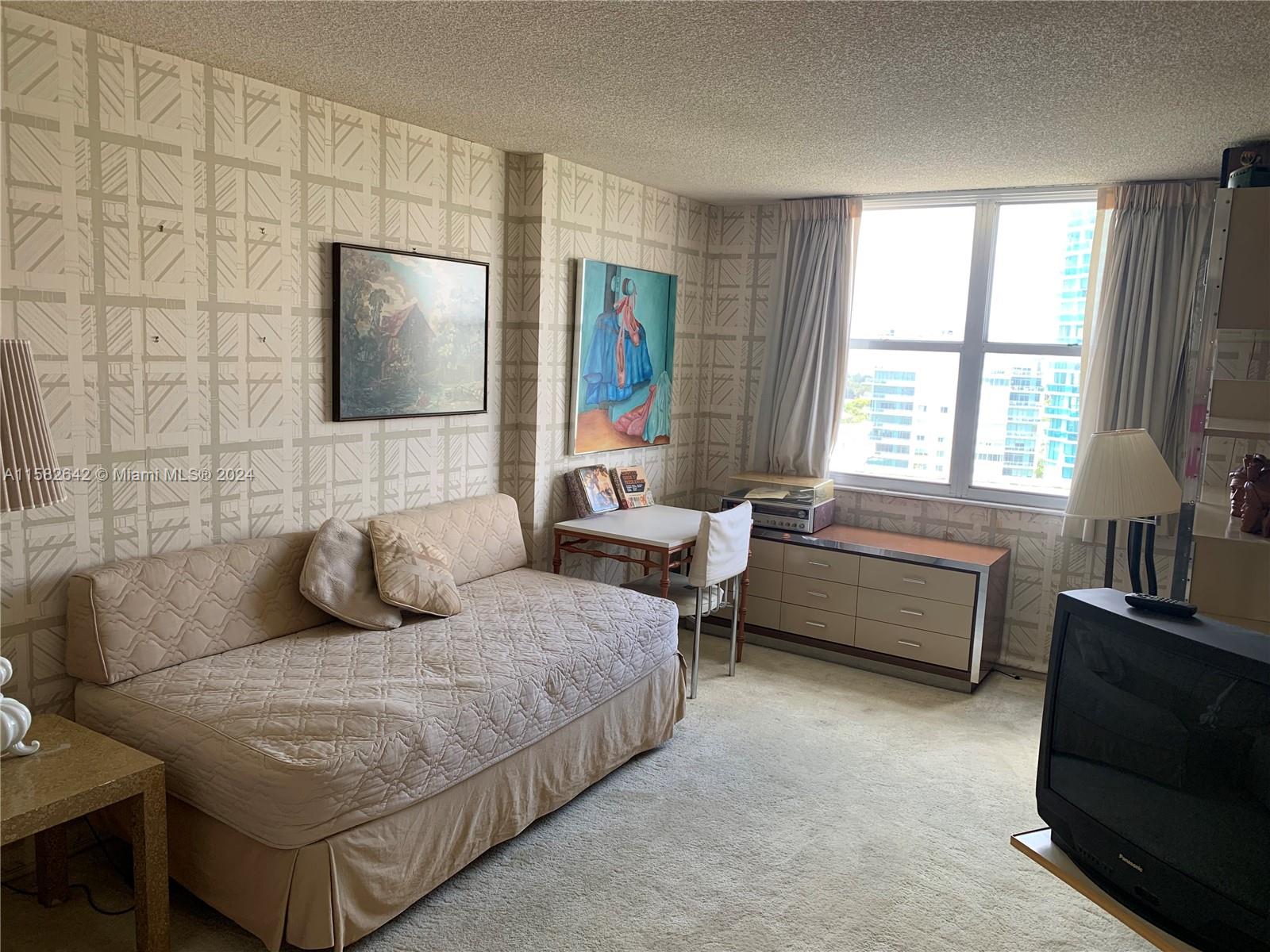 6039 Collins Ave # 1230
